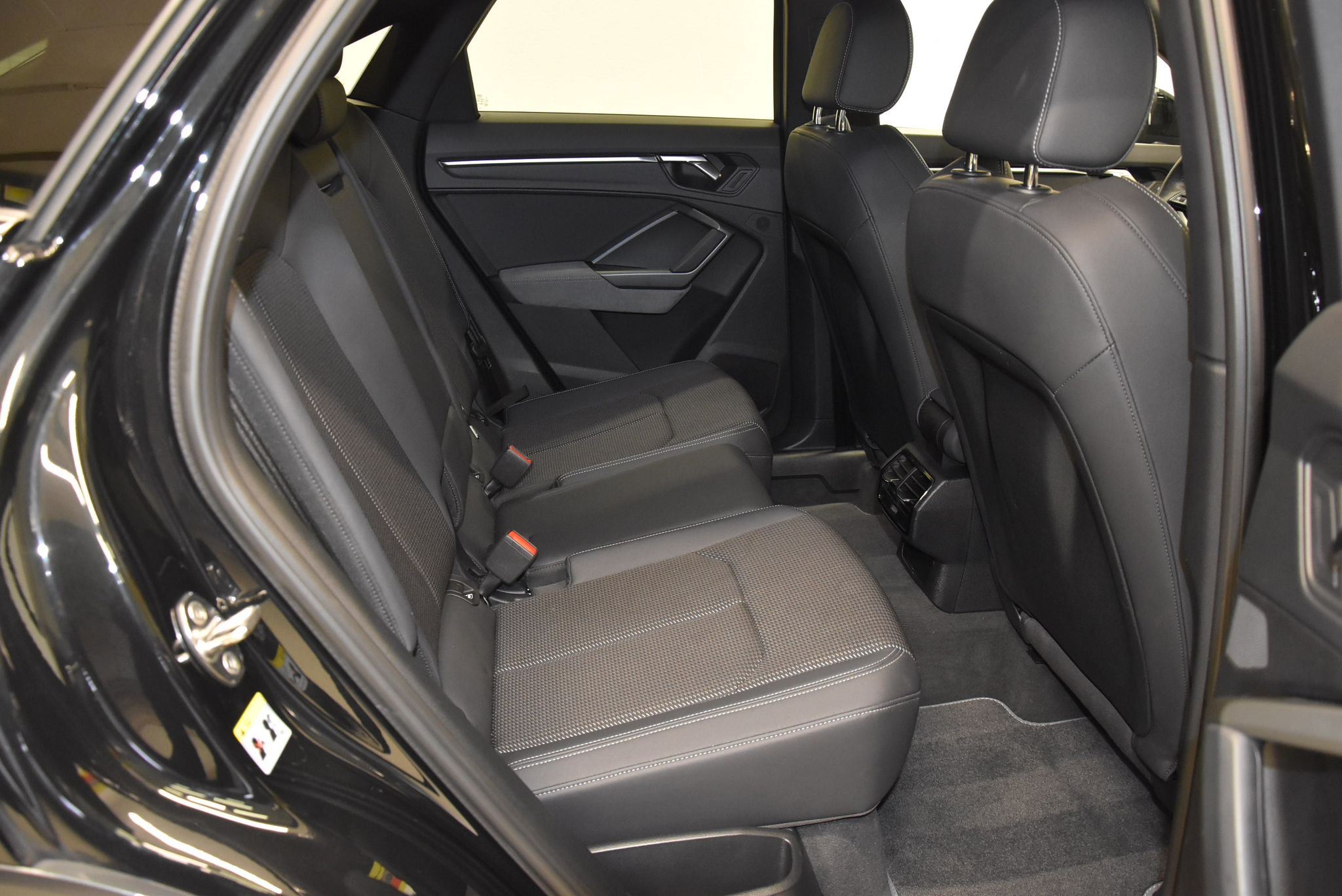 listing desktop thumbnail image 7