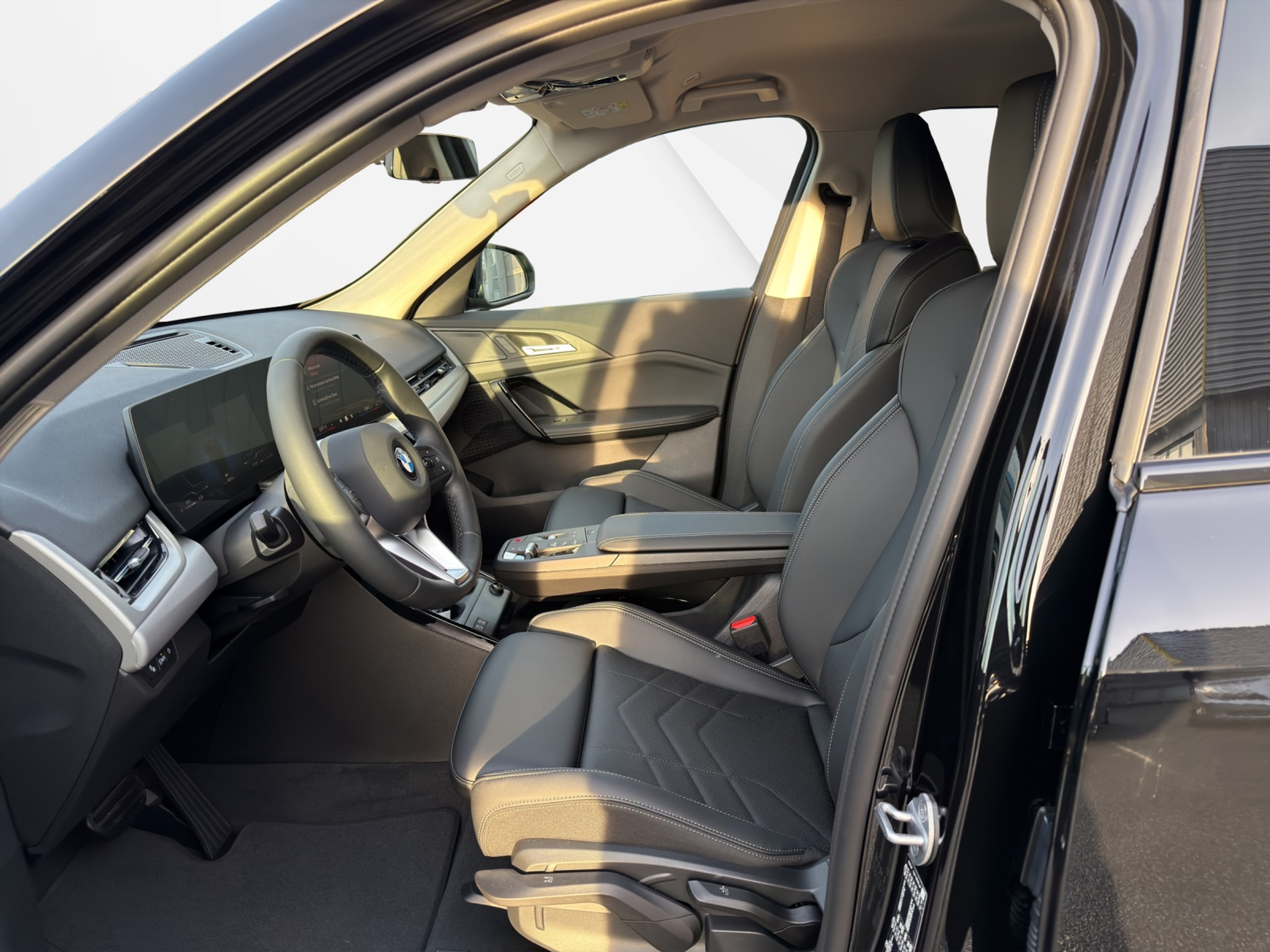 listing desktop thumbnail image 11