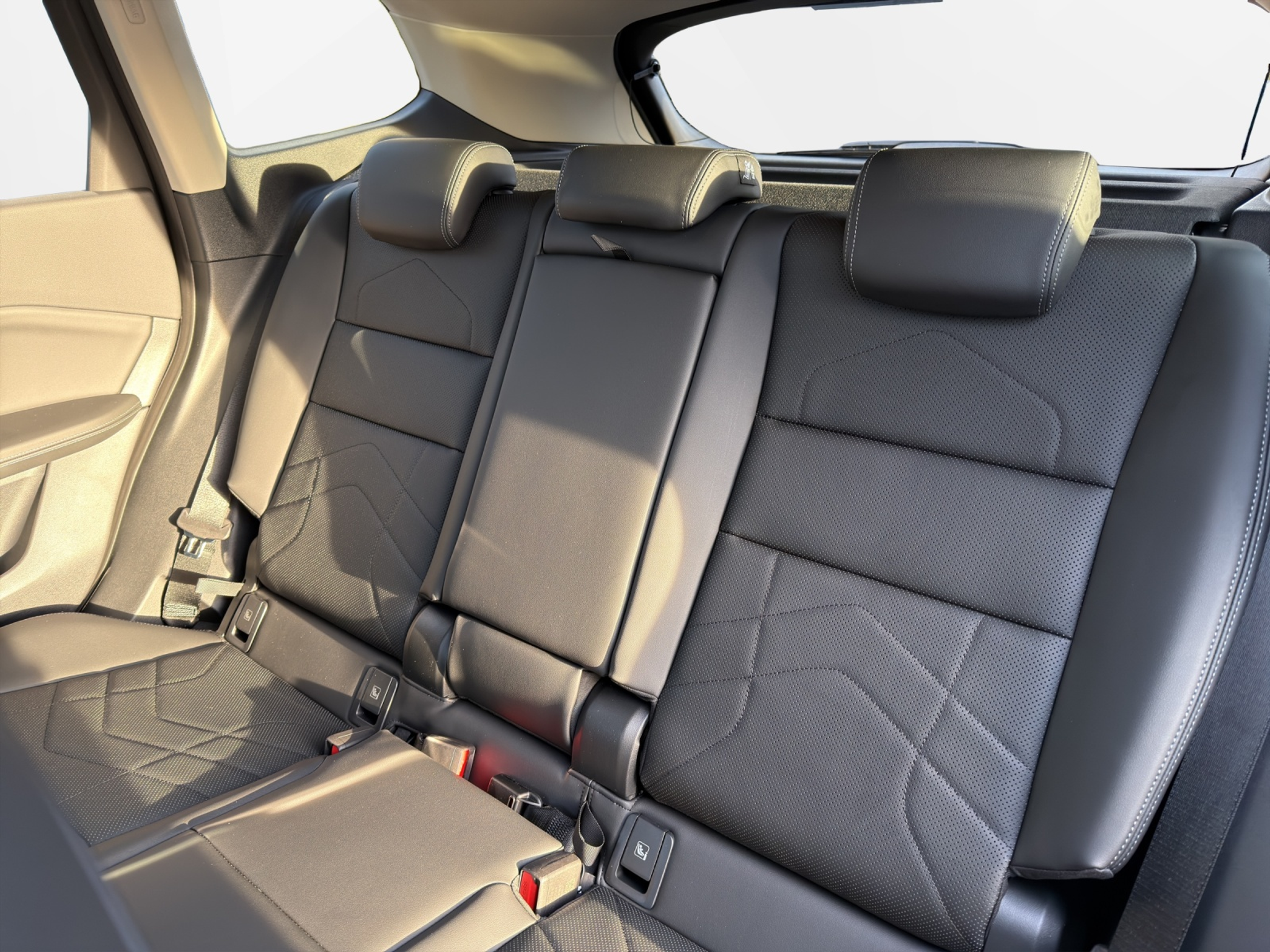 listing desktop thumbnail image 18