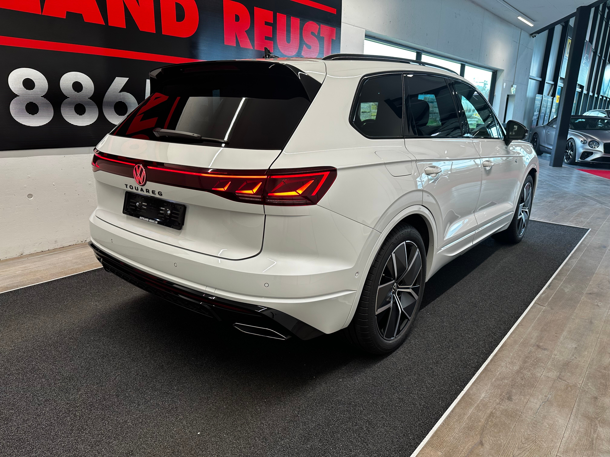 listing desktop thumbnail image 31