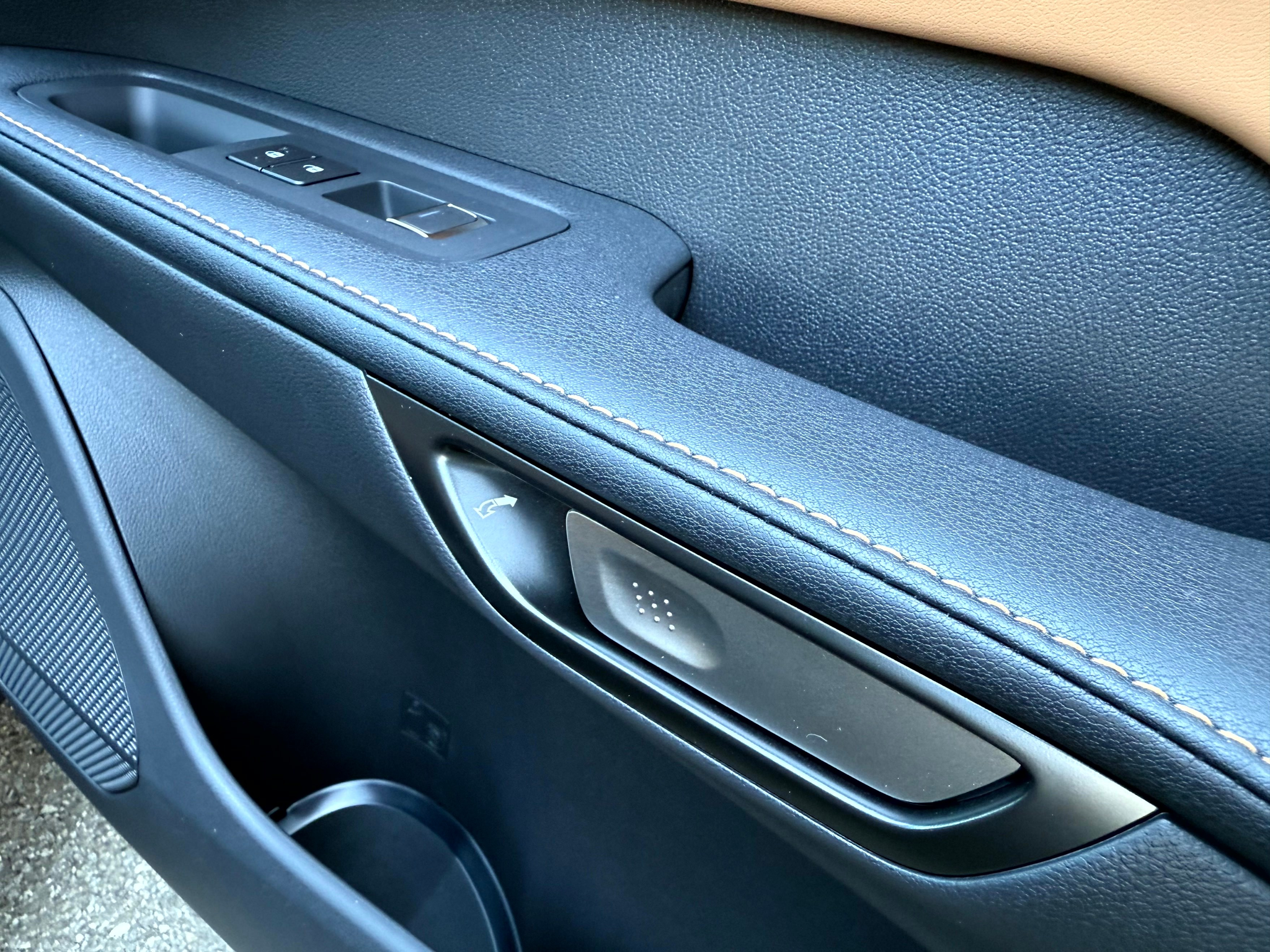 listing desktop thumbnail image 15