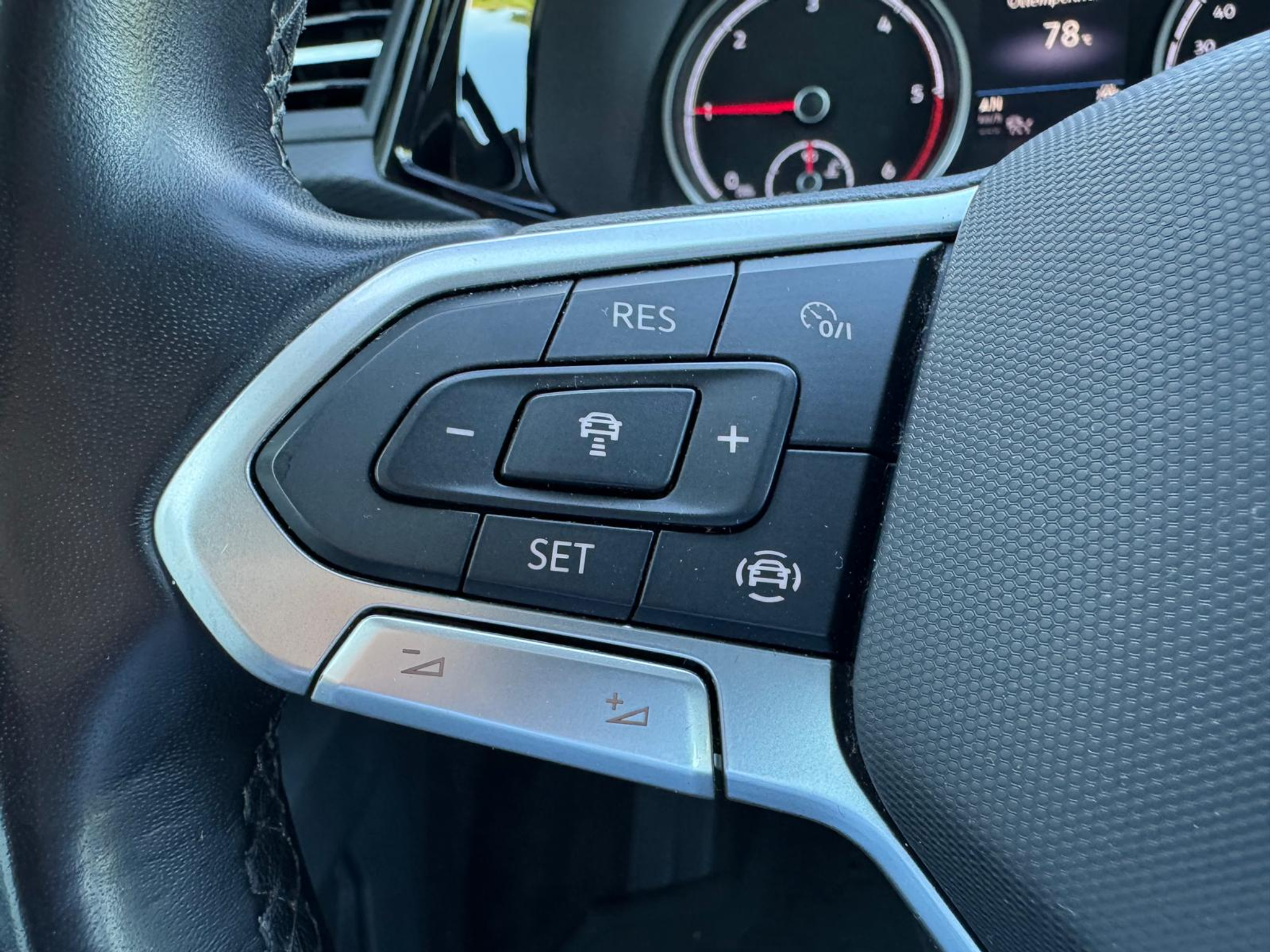 listing desktop thumbnail image 8