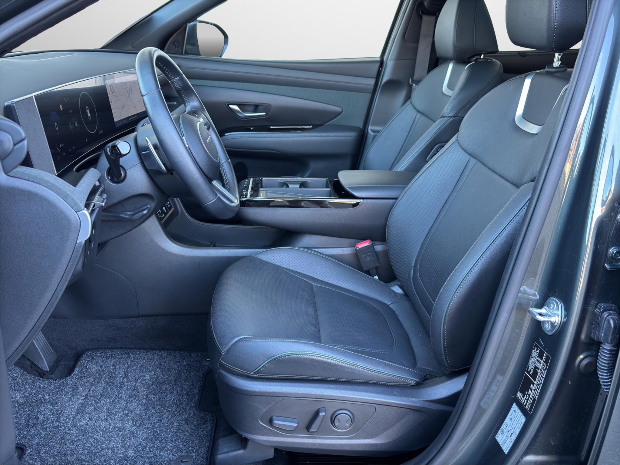 listing desktop thumbnail image 4