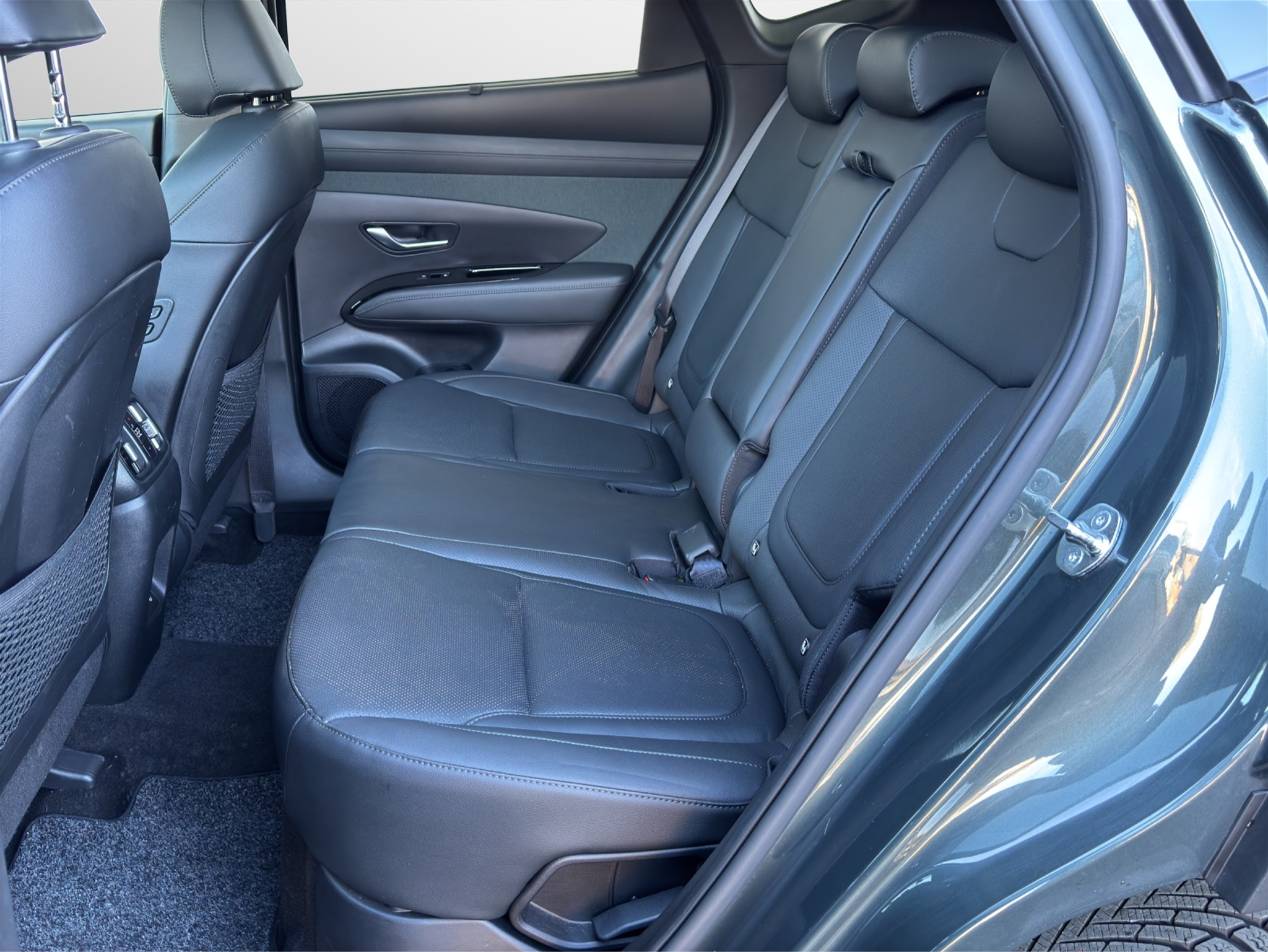 listing desktop thumbnail image 8