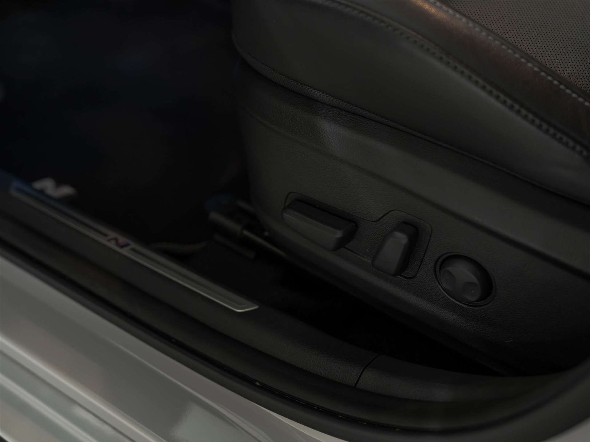 listing desktop thumbnail image 25