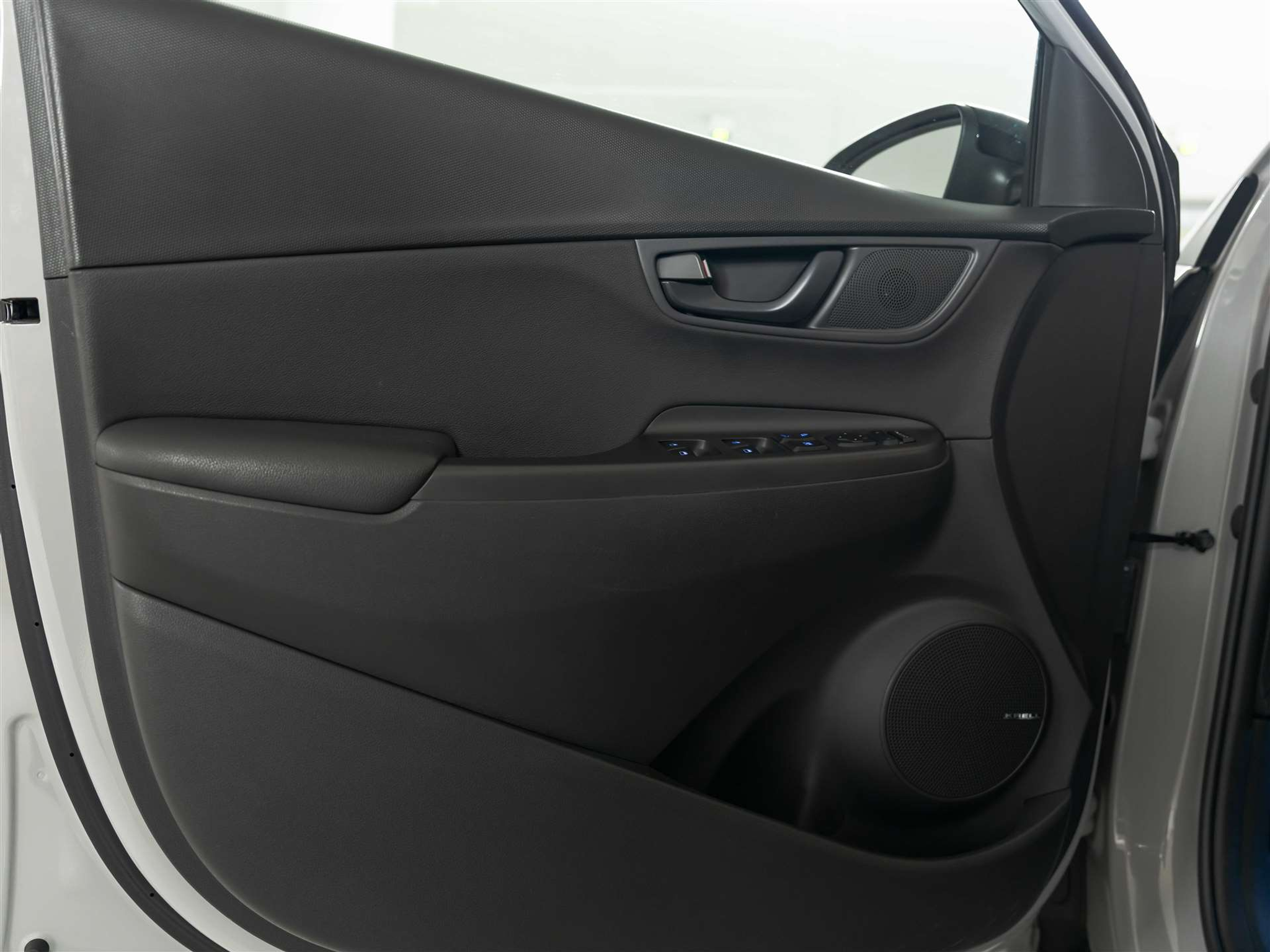 listing desktop thumbnail image 23