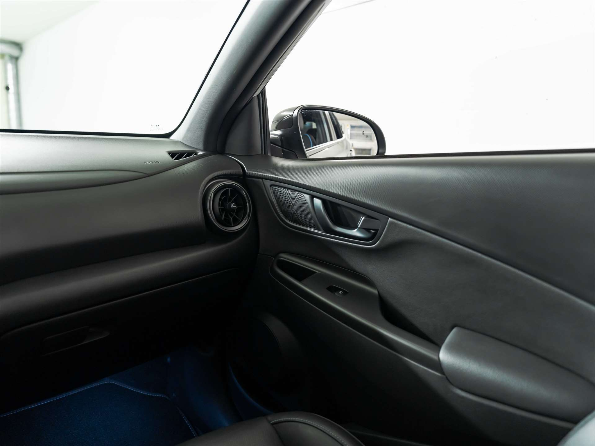 listing desktop thumbnail image 31