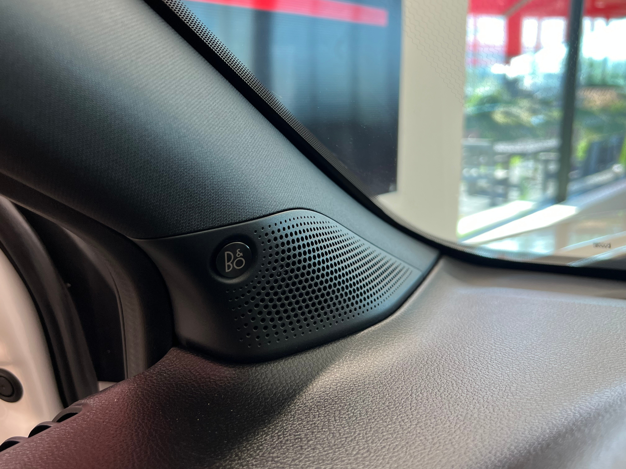 listing desktop thumbnail image 20