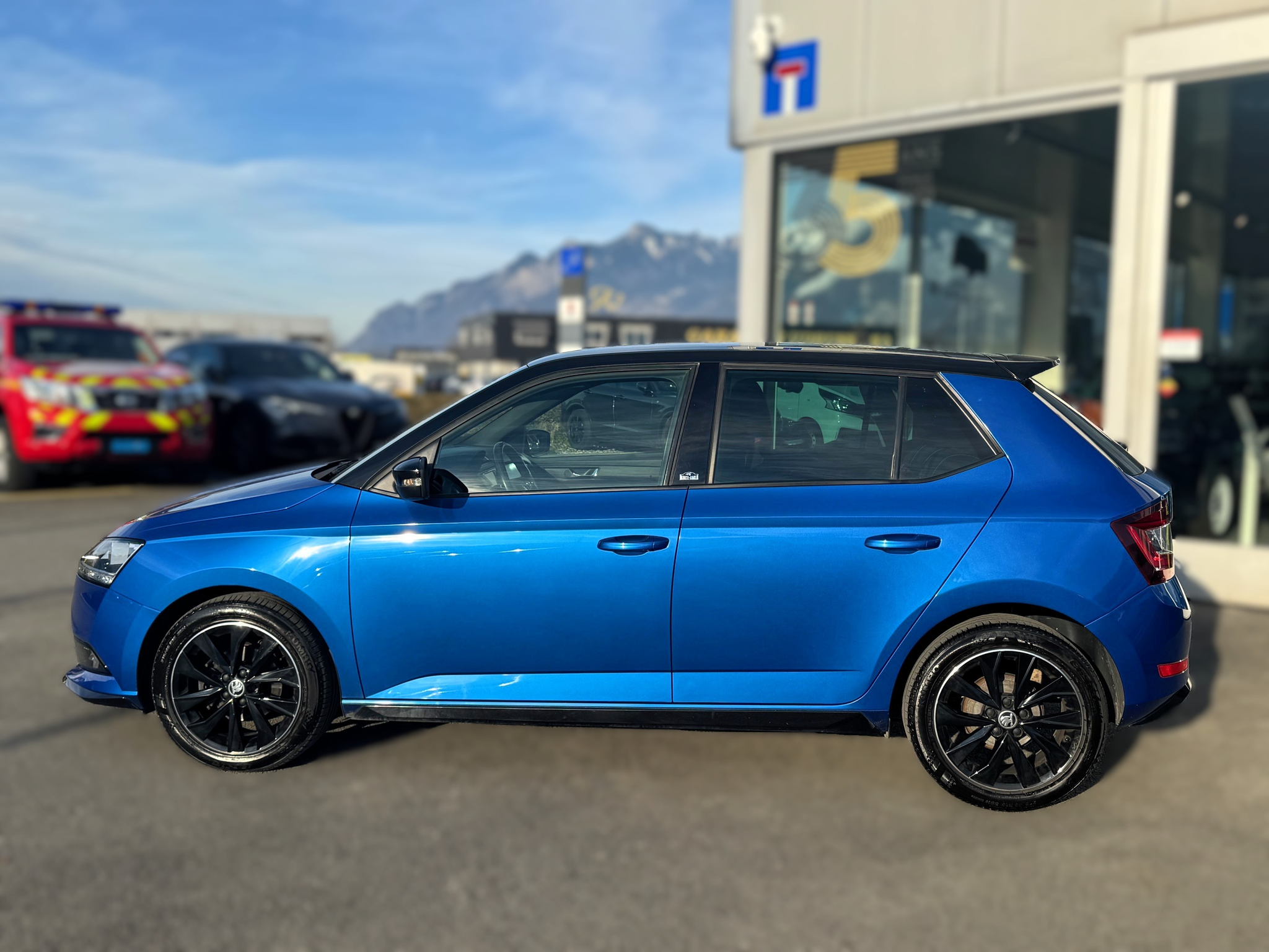 listing desktop thumbnail image 2