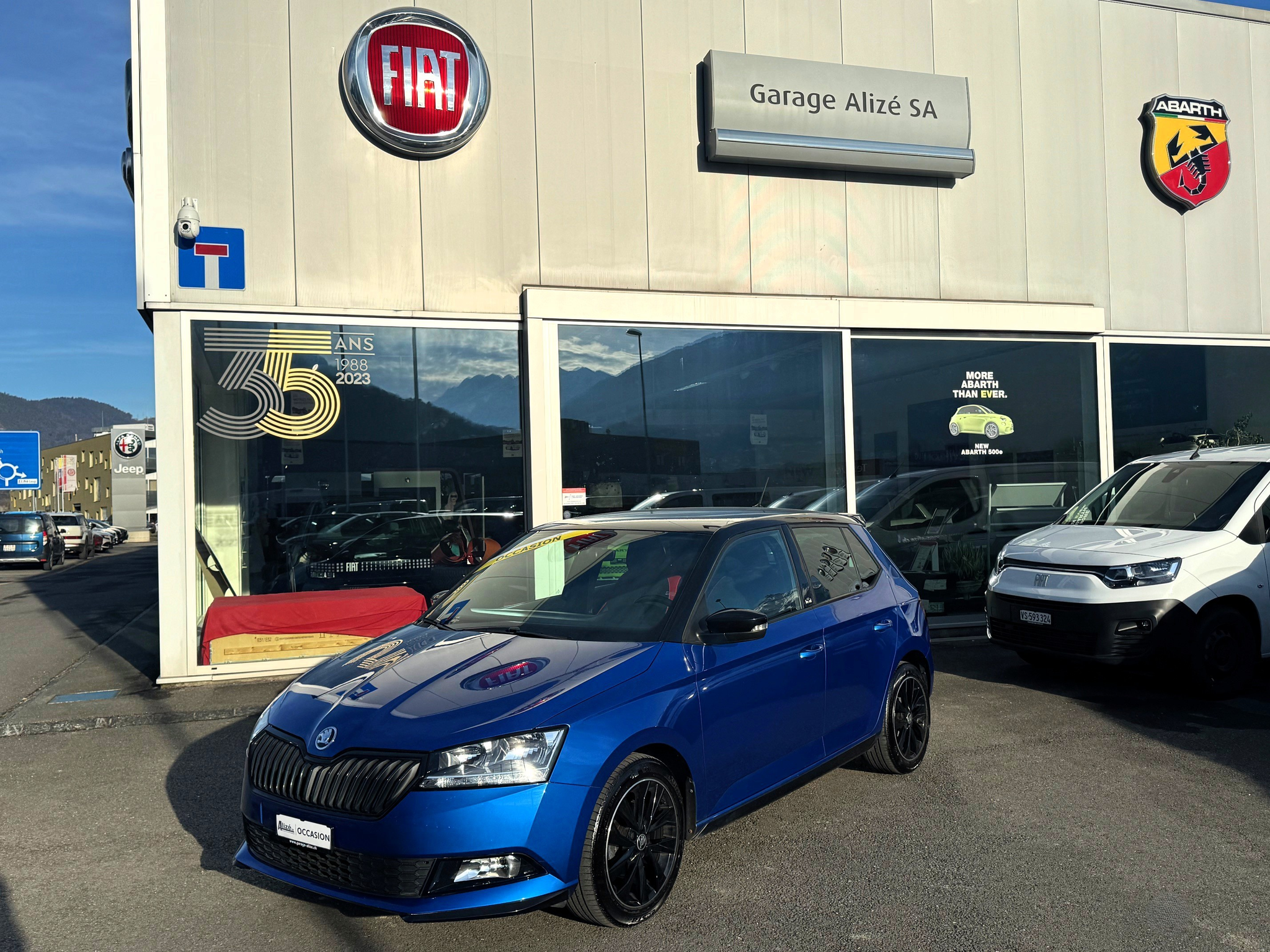 listing desktop thumbnail image 0