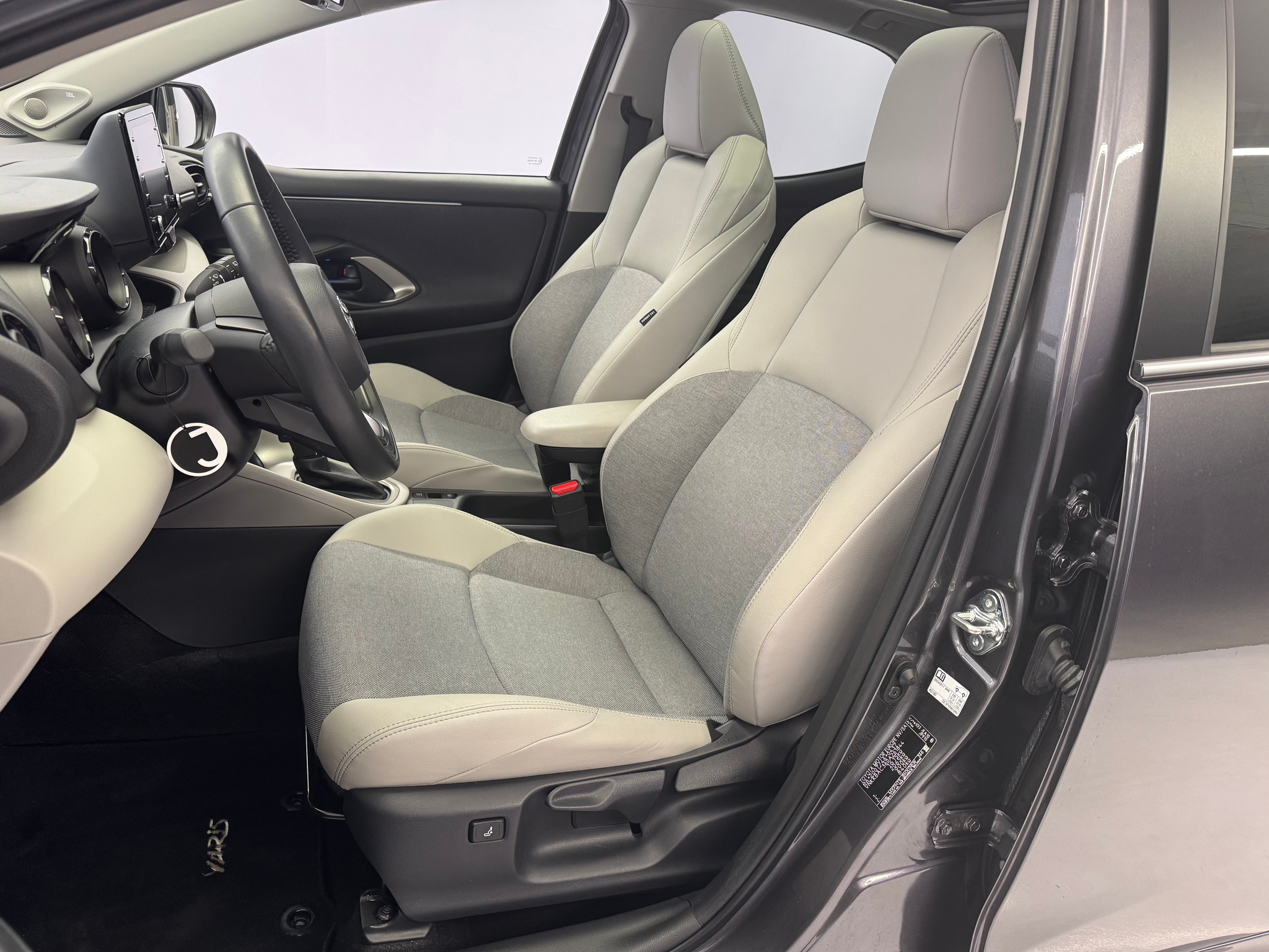 listing desktop thumbnail image 8