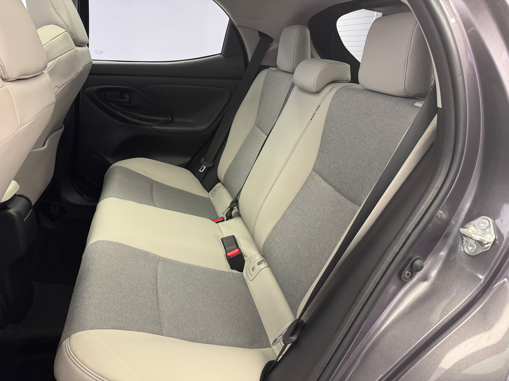 listing desktop thumbnail image 9