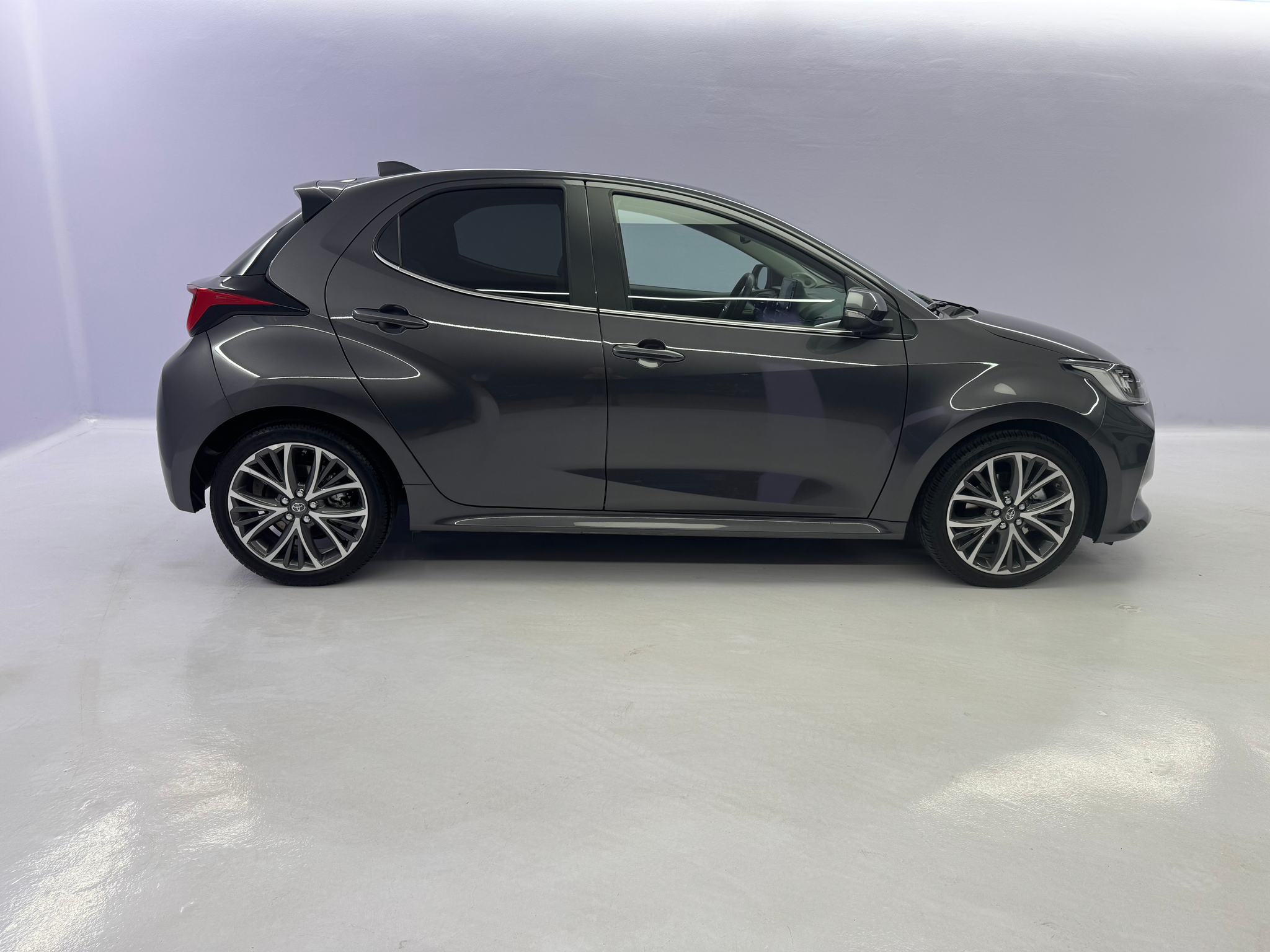 listing desktop thumbnail image 2