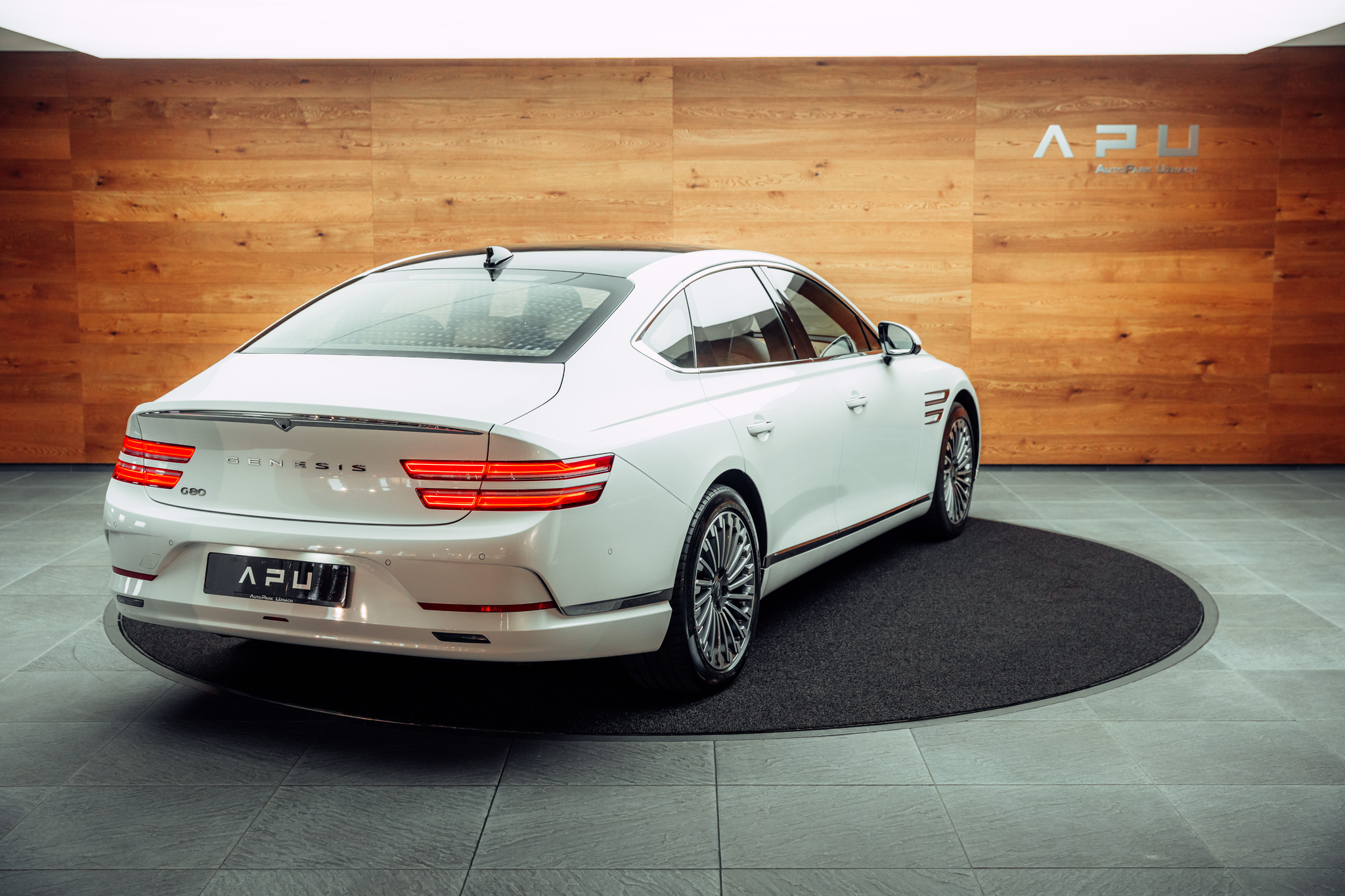 listing desktop thumbnail image 1