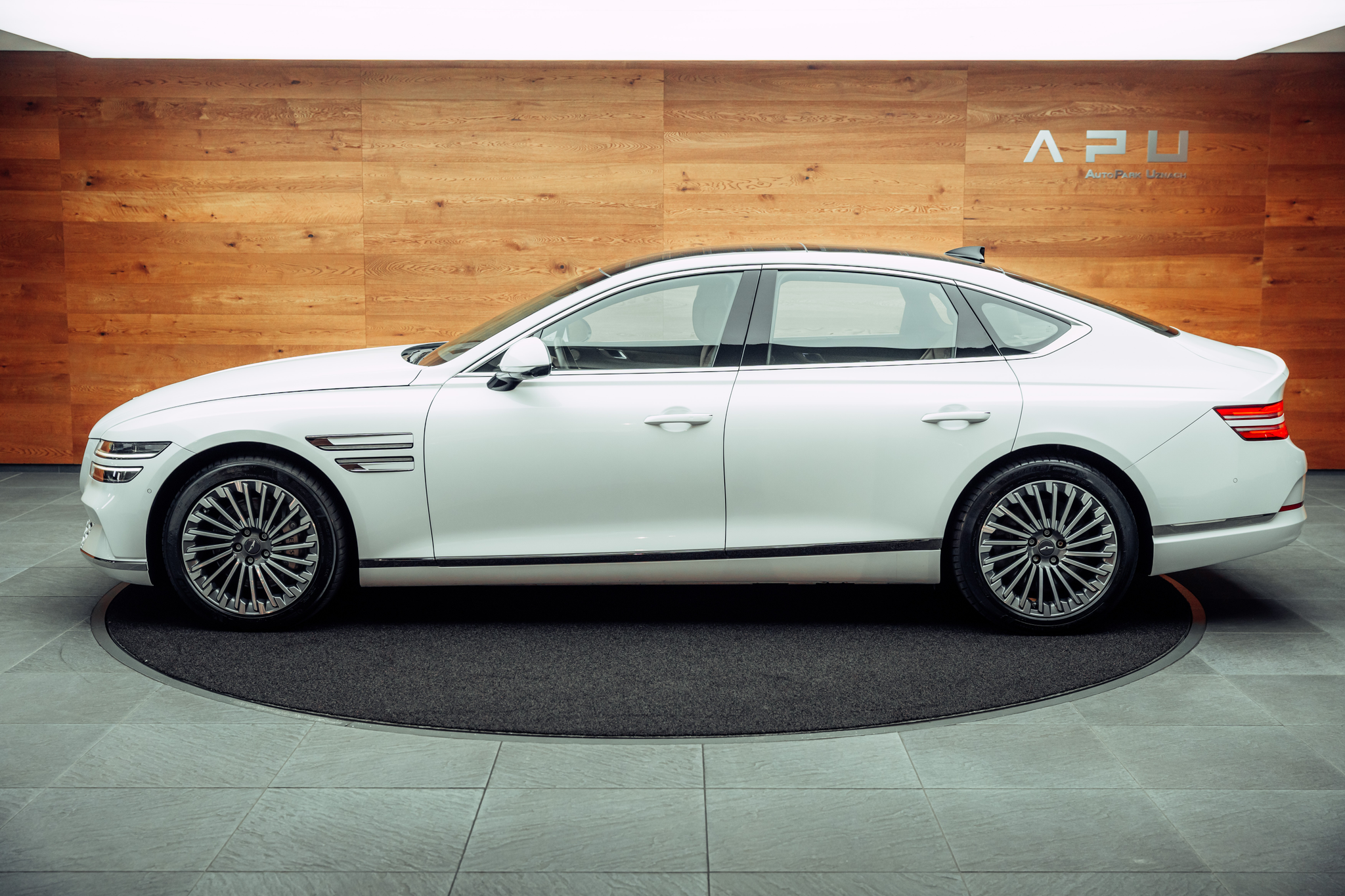 listing desktop thumbnail image 8