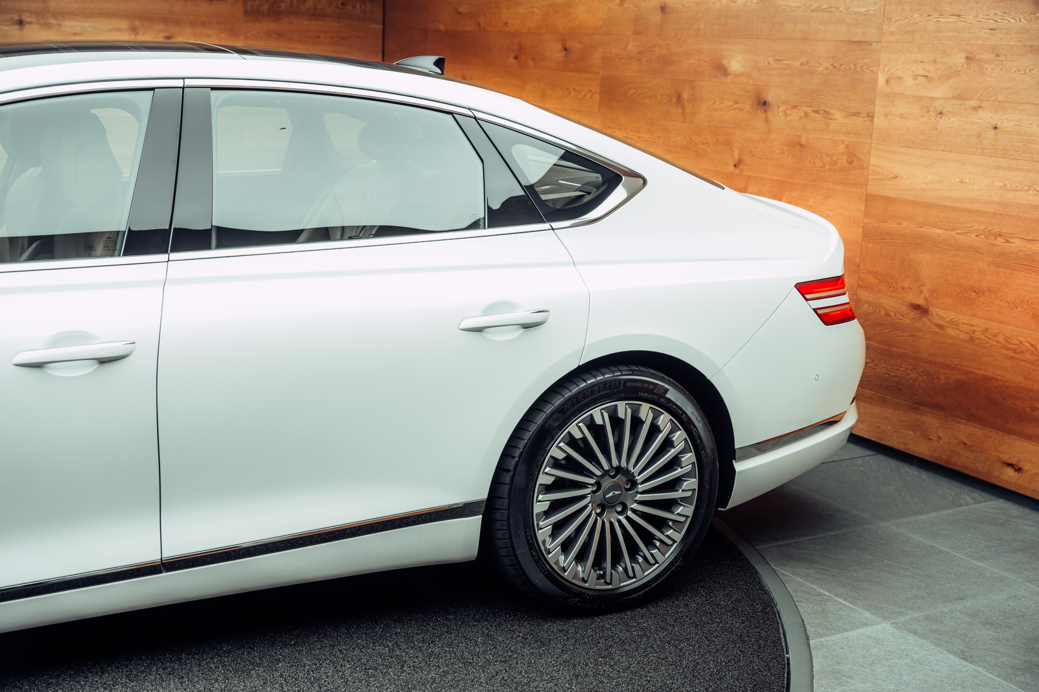 listing desktop thumbnail image 18