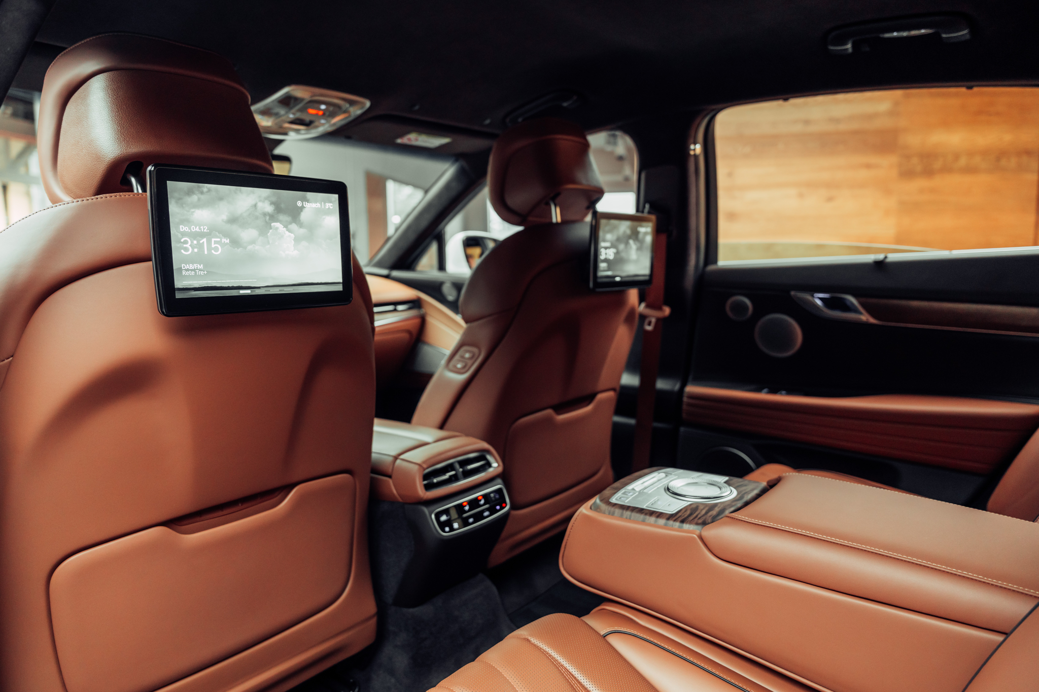 listing desktop thumbnail image 7