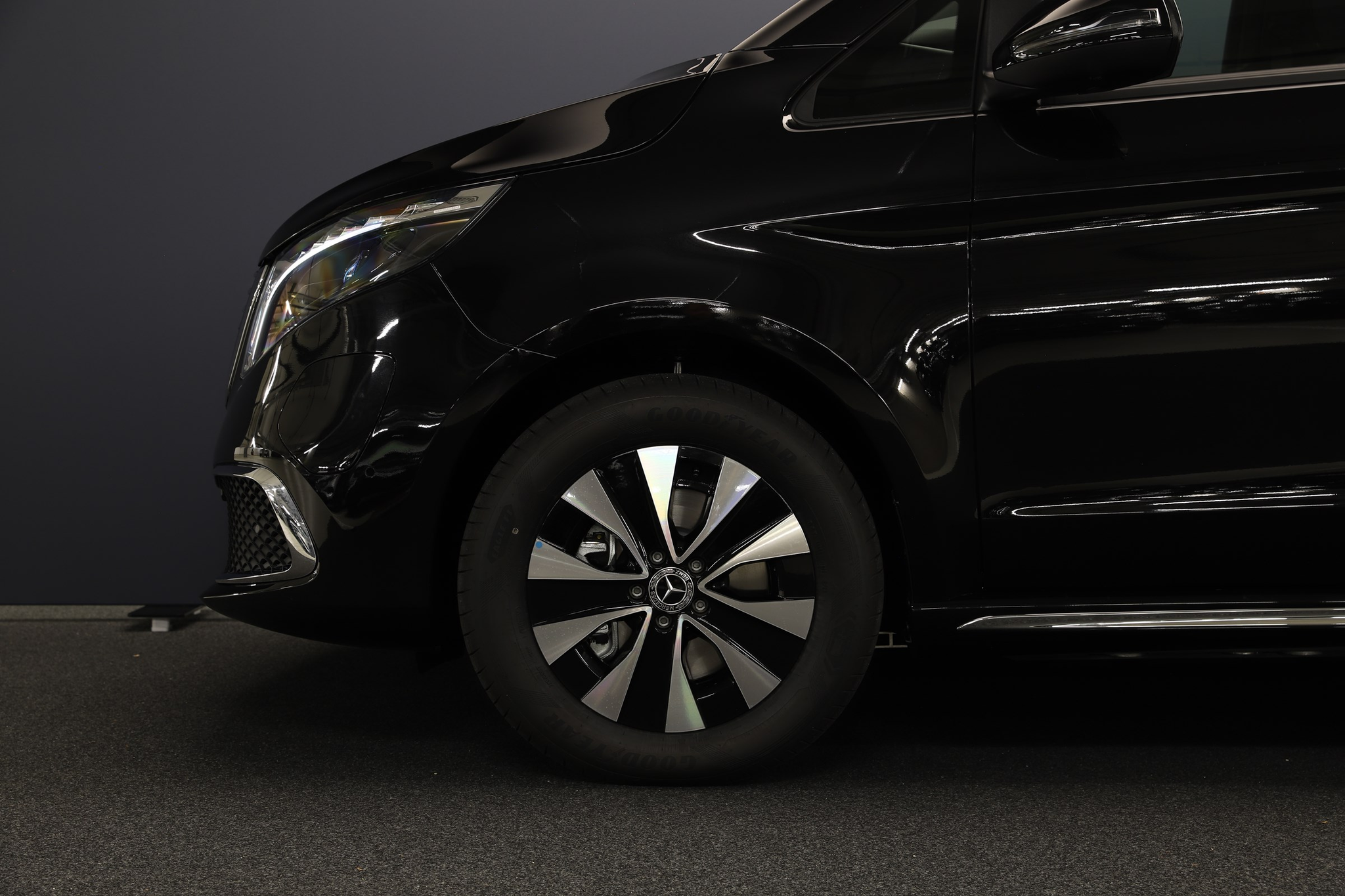 listing desktop thumbnail image 5