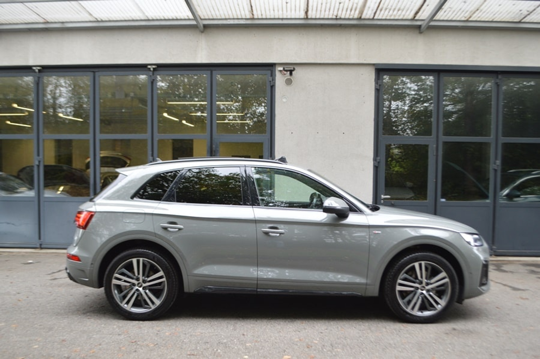 listing desktop thumbnail image 13