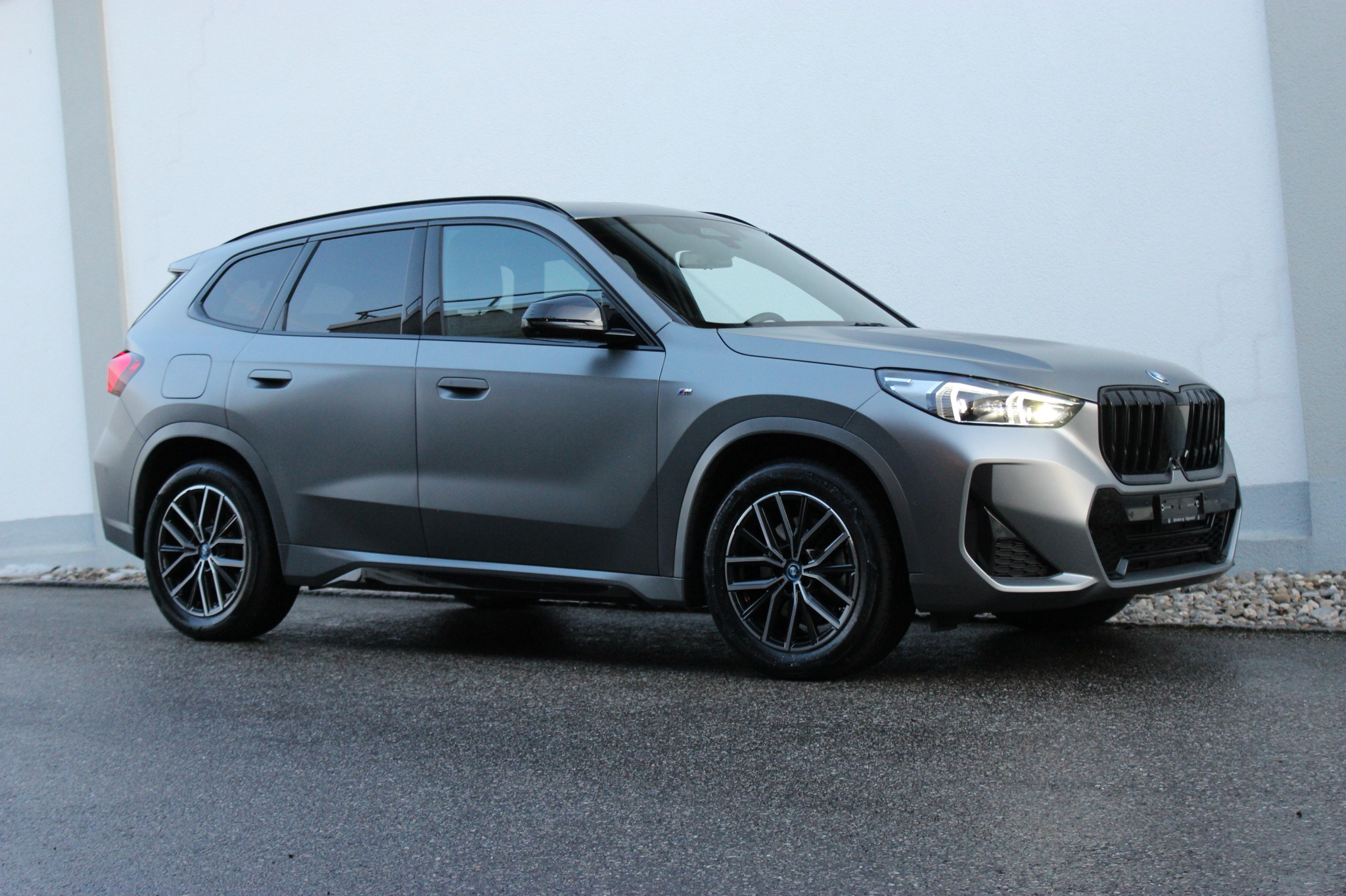 listing desktop thumbnail image 3