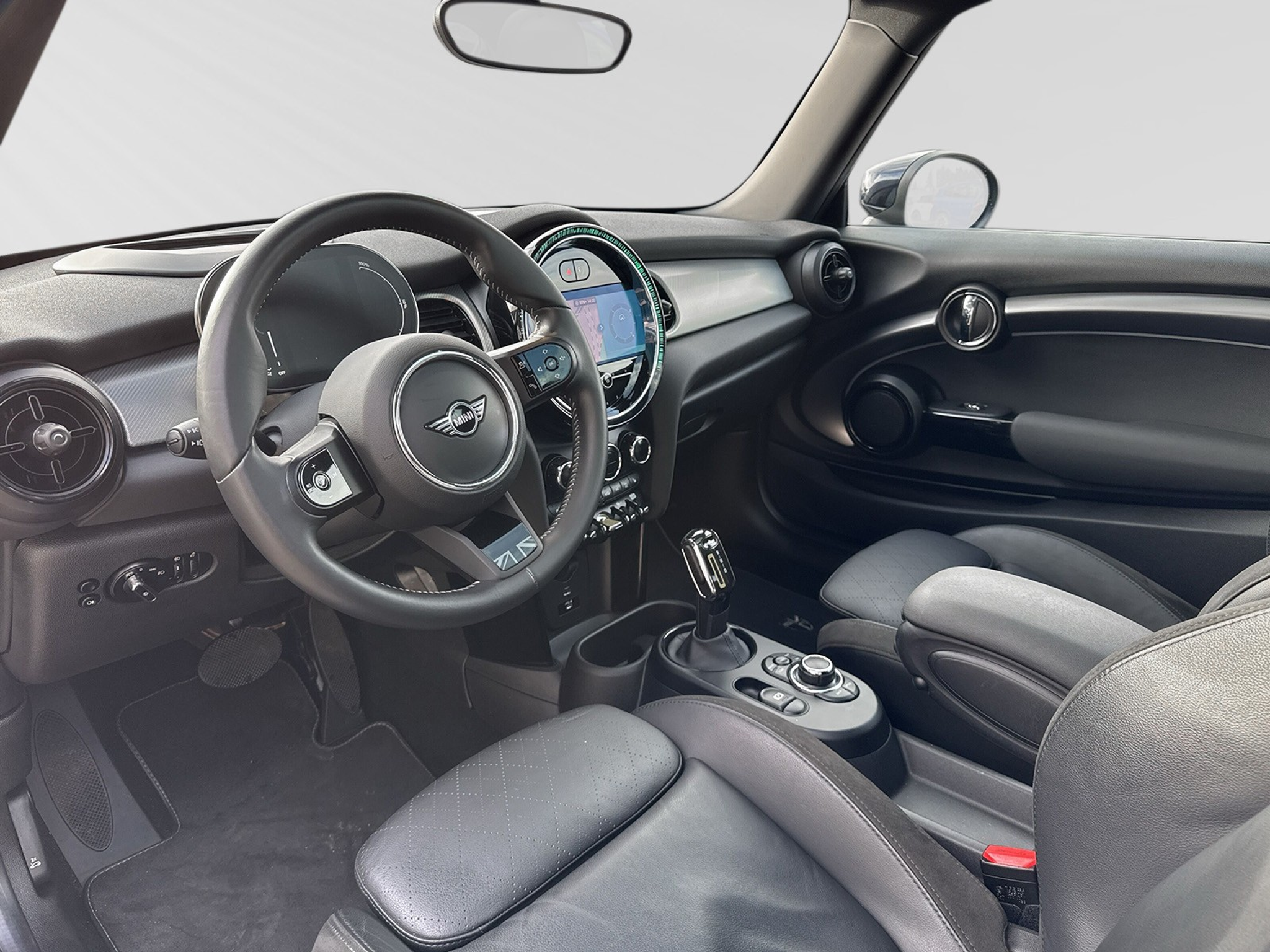 listing desktop thumbnail image 3