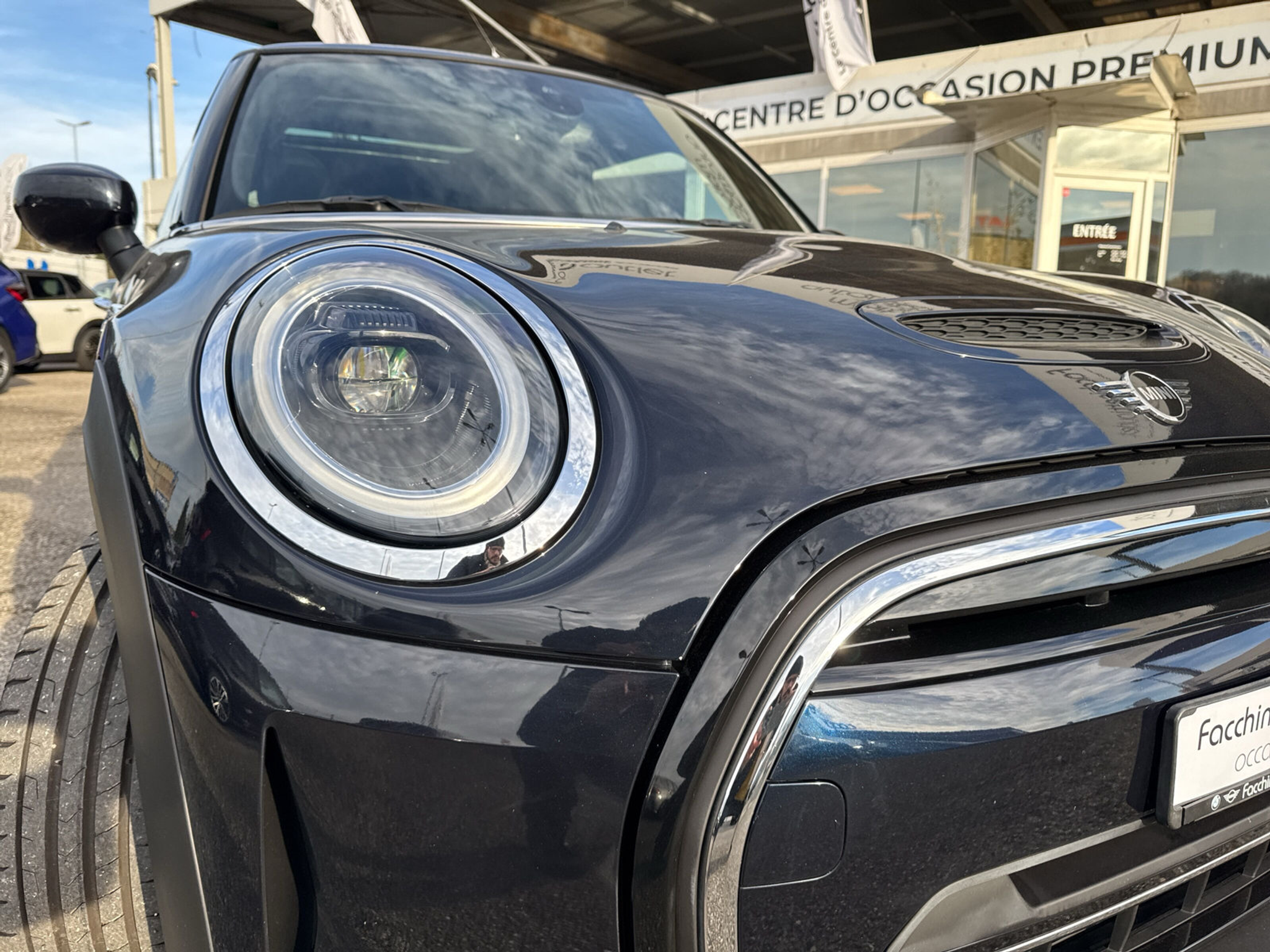 listing desktop thumbnail image 17