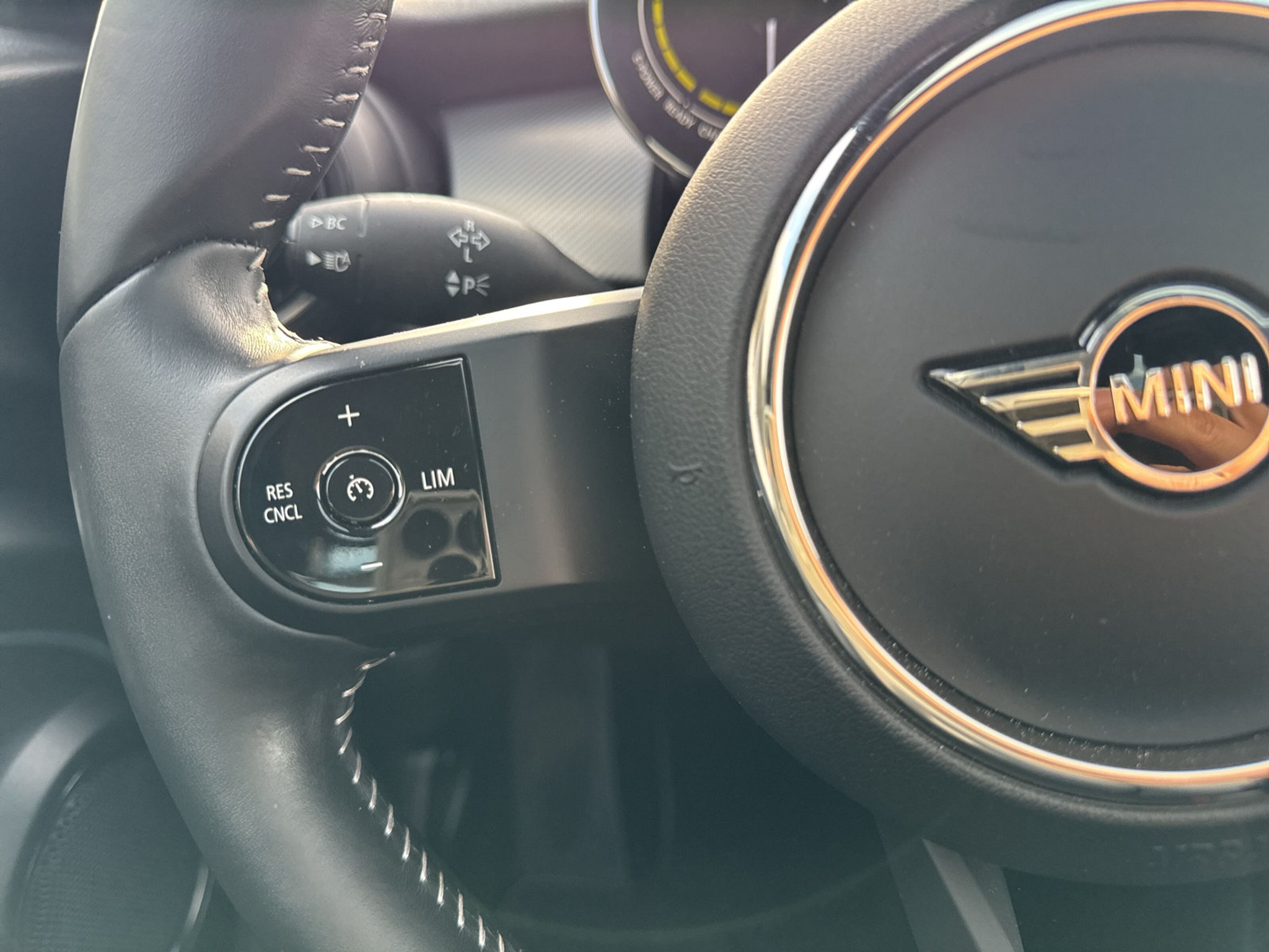 listing desktop thumbnail image 14