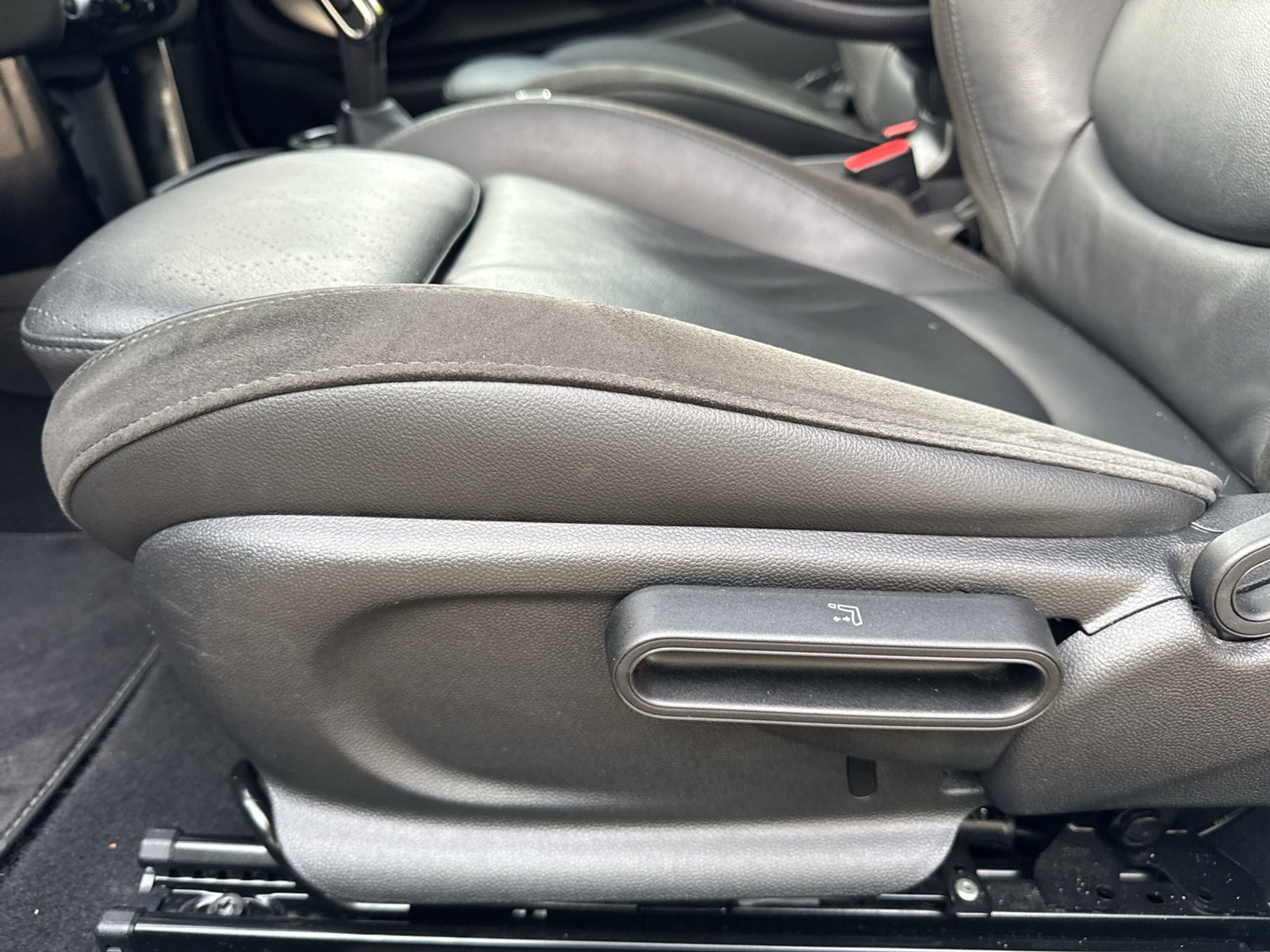 listing desktop thumbnail image 18