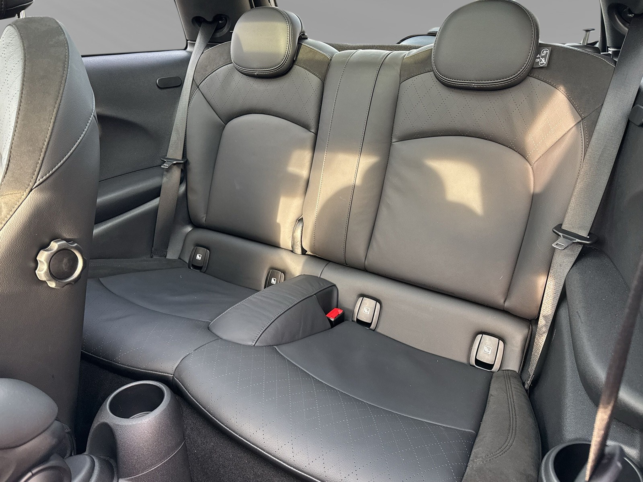 listing desktop thumbnail image 6