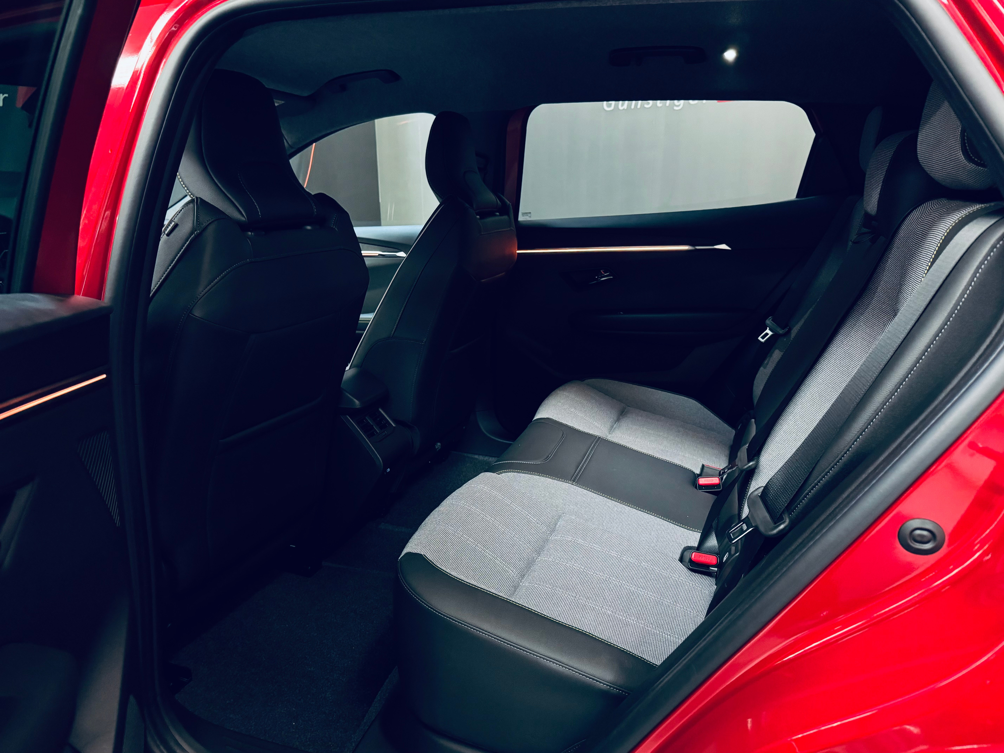 listing desktop thumbnail image 12