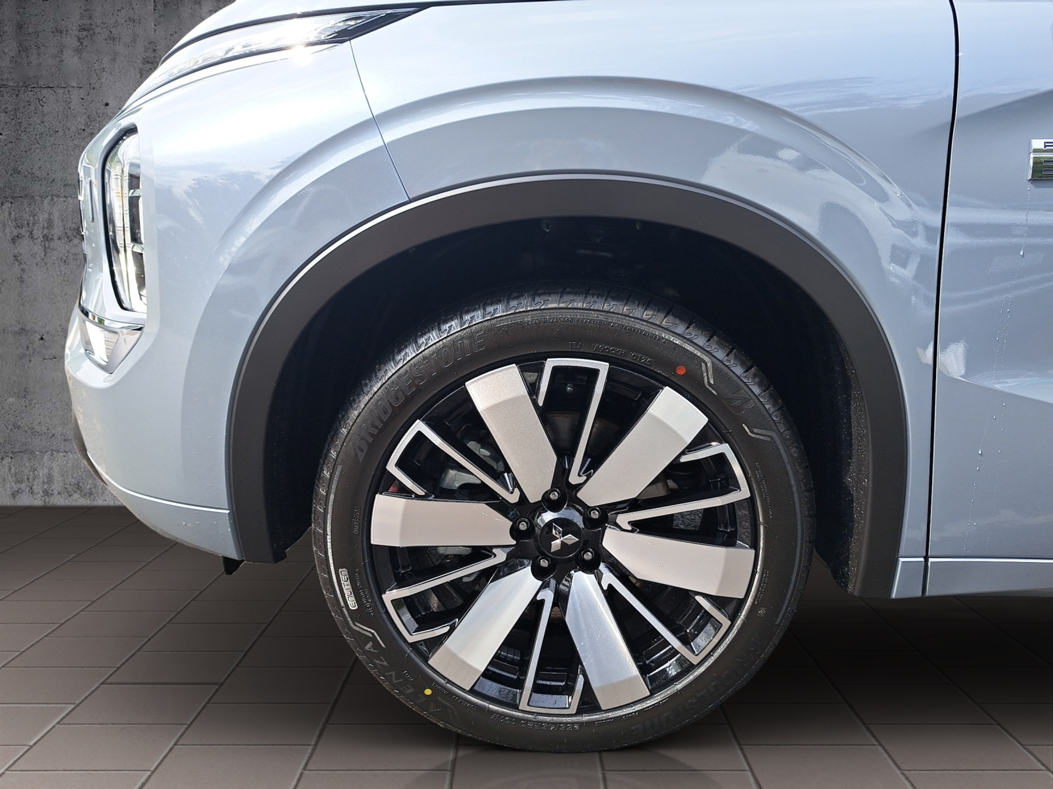 listing desktop thumbnail image 8