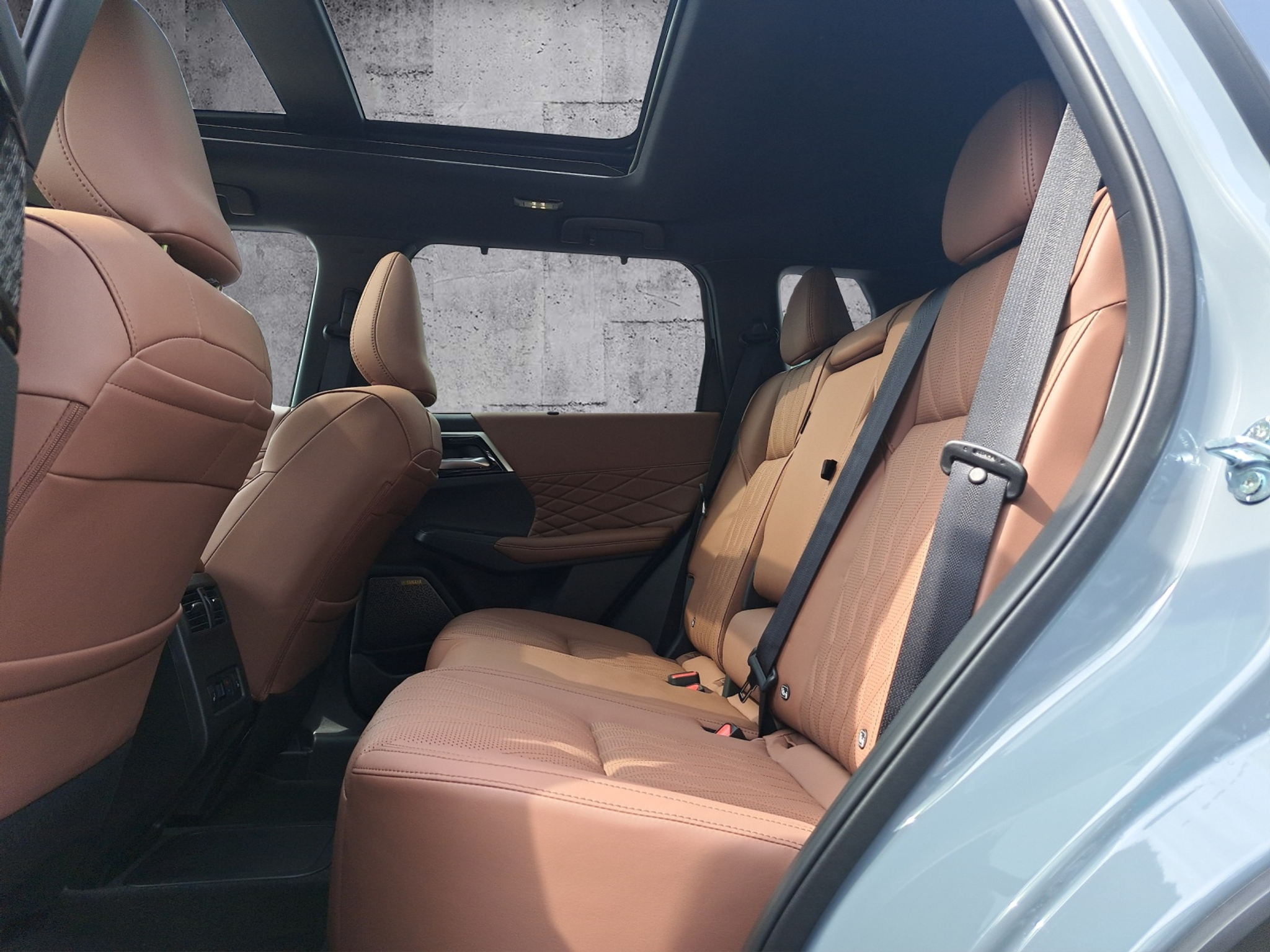 listing desktop thumbnail image 13