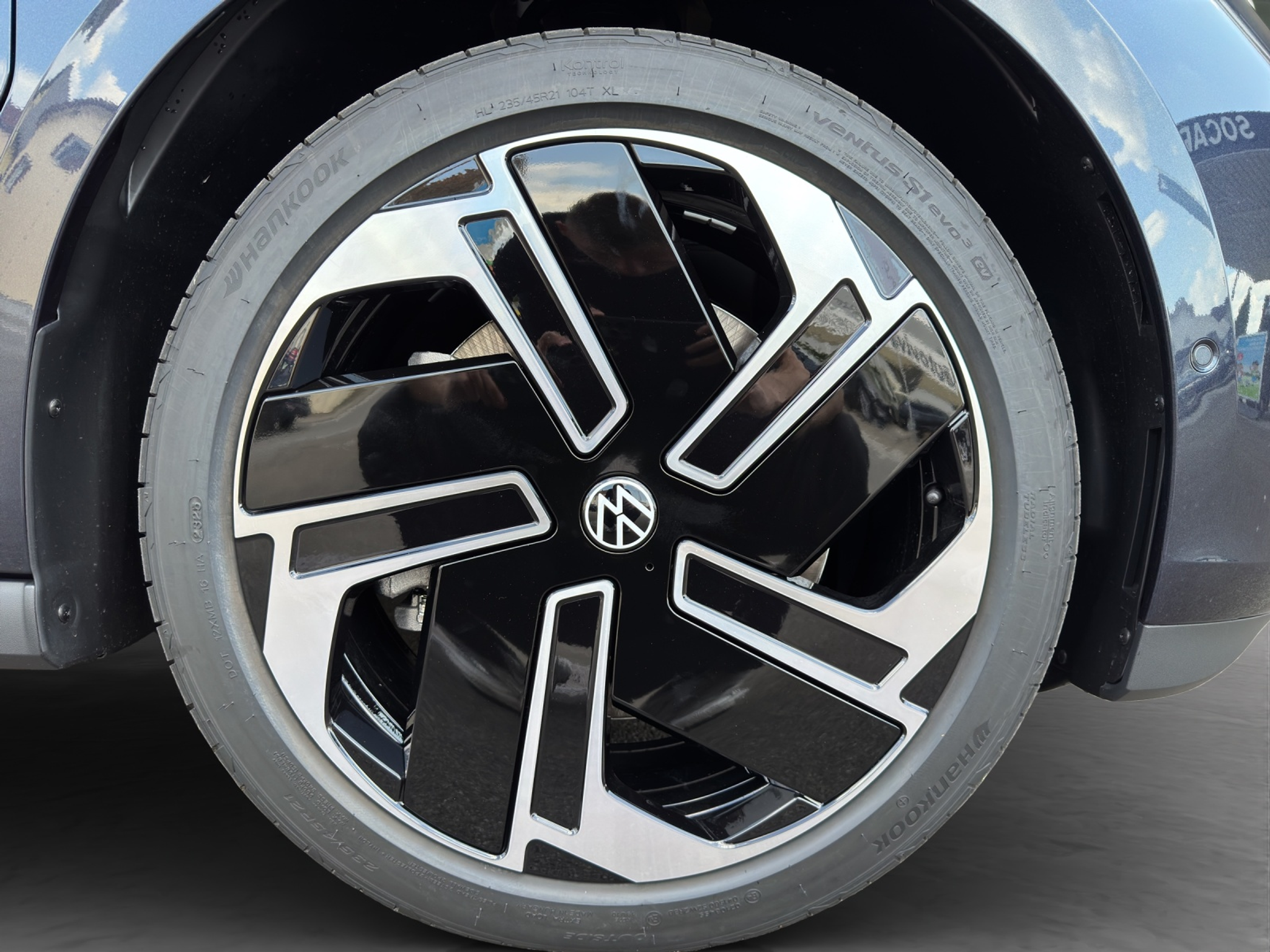 listing desktop thumbnail image 11