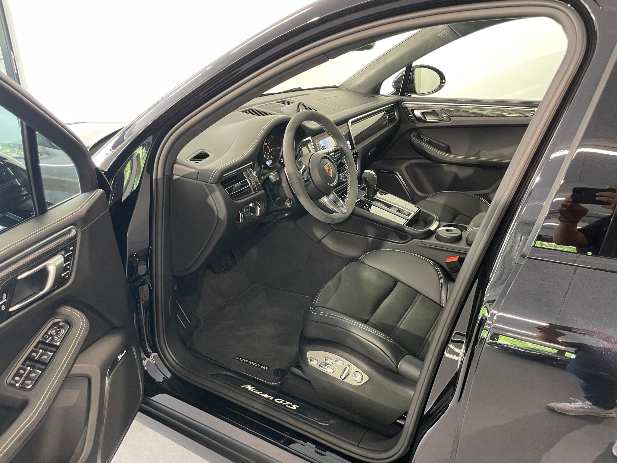 listing desktop thumbnail image 6