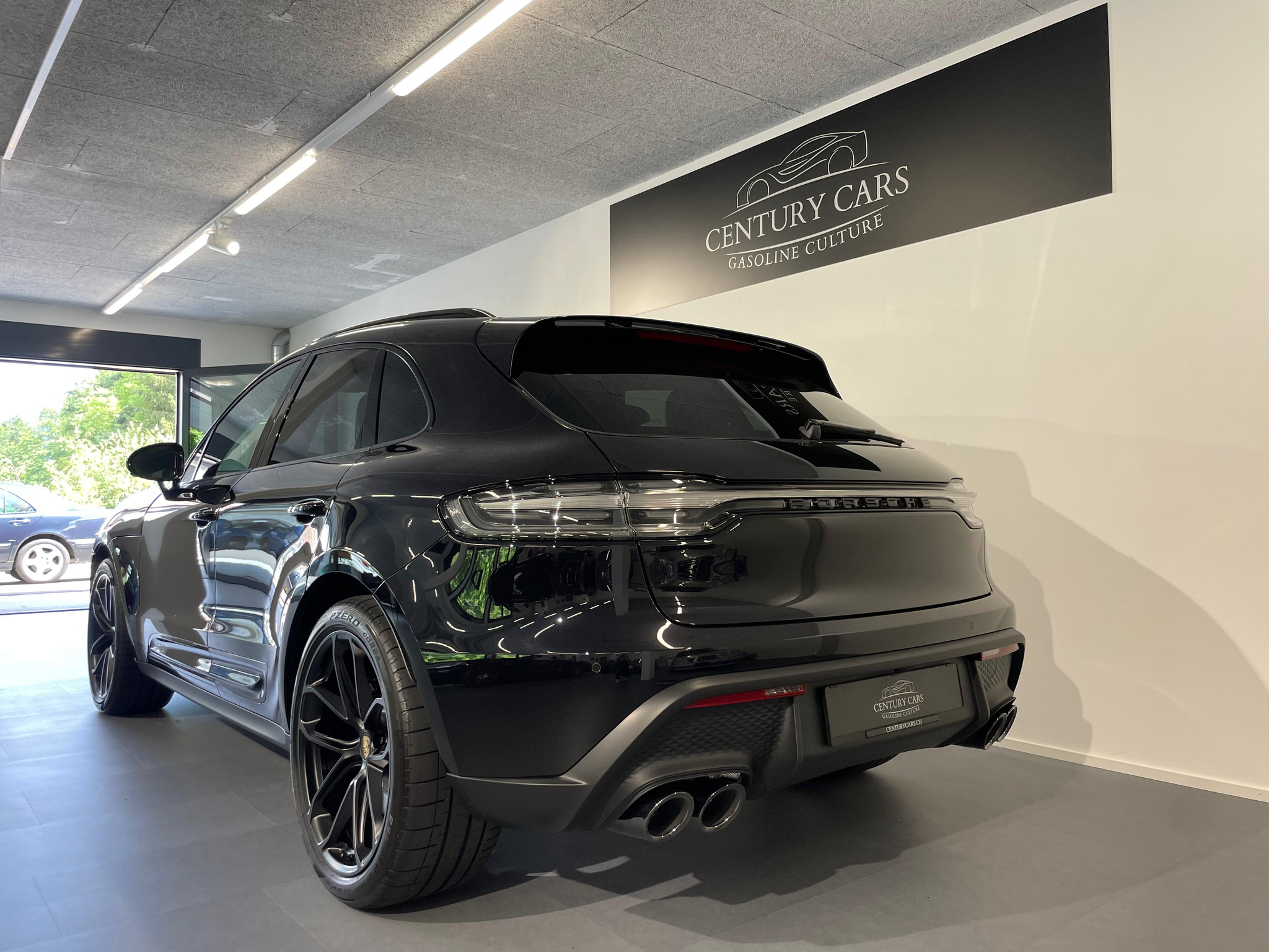 listing desktop thumbnail image 3