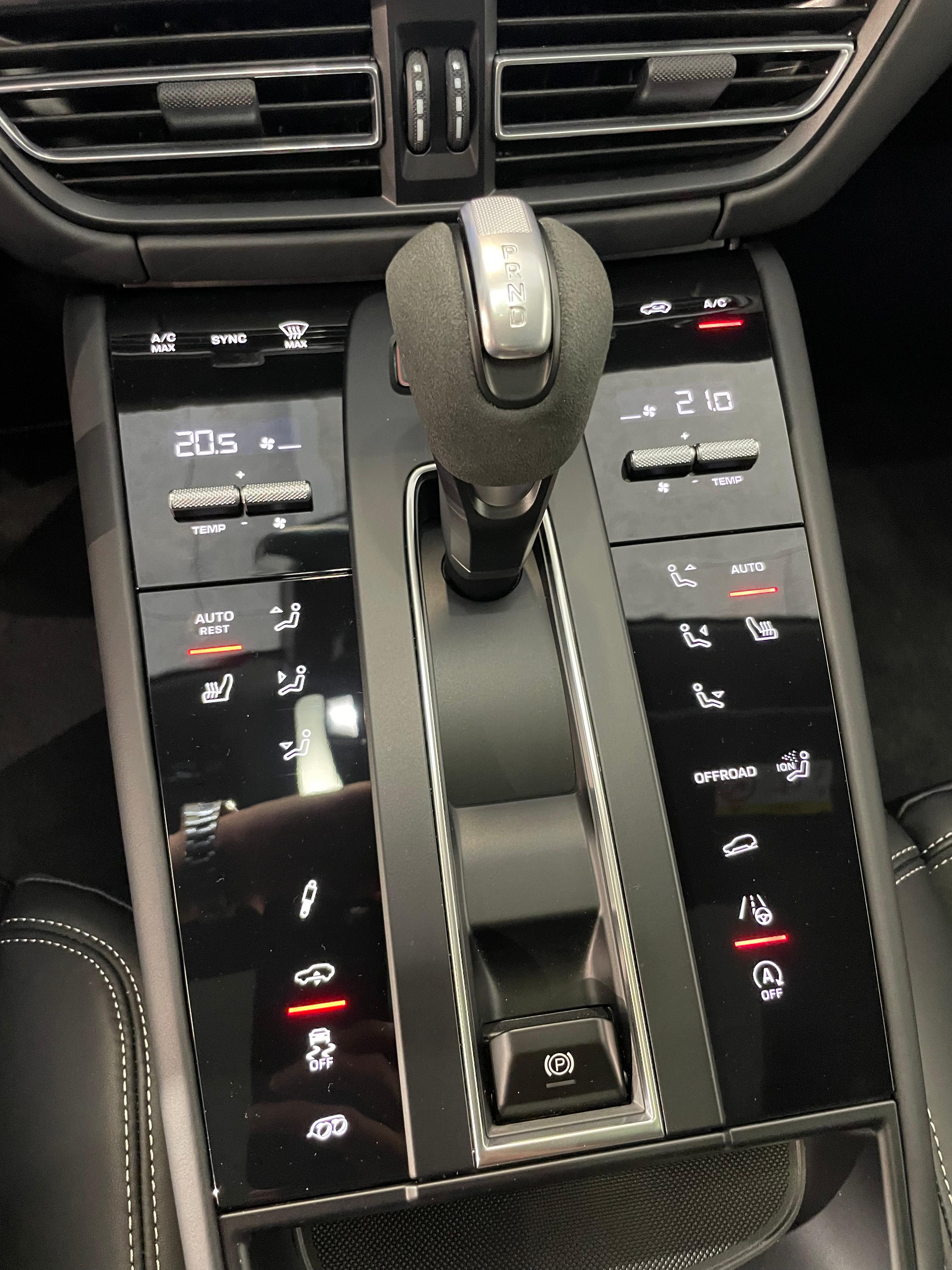 listing desktop thumbnail image 10