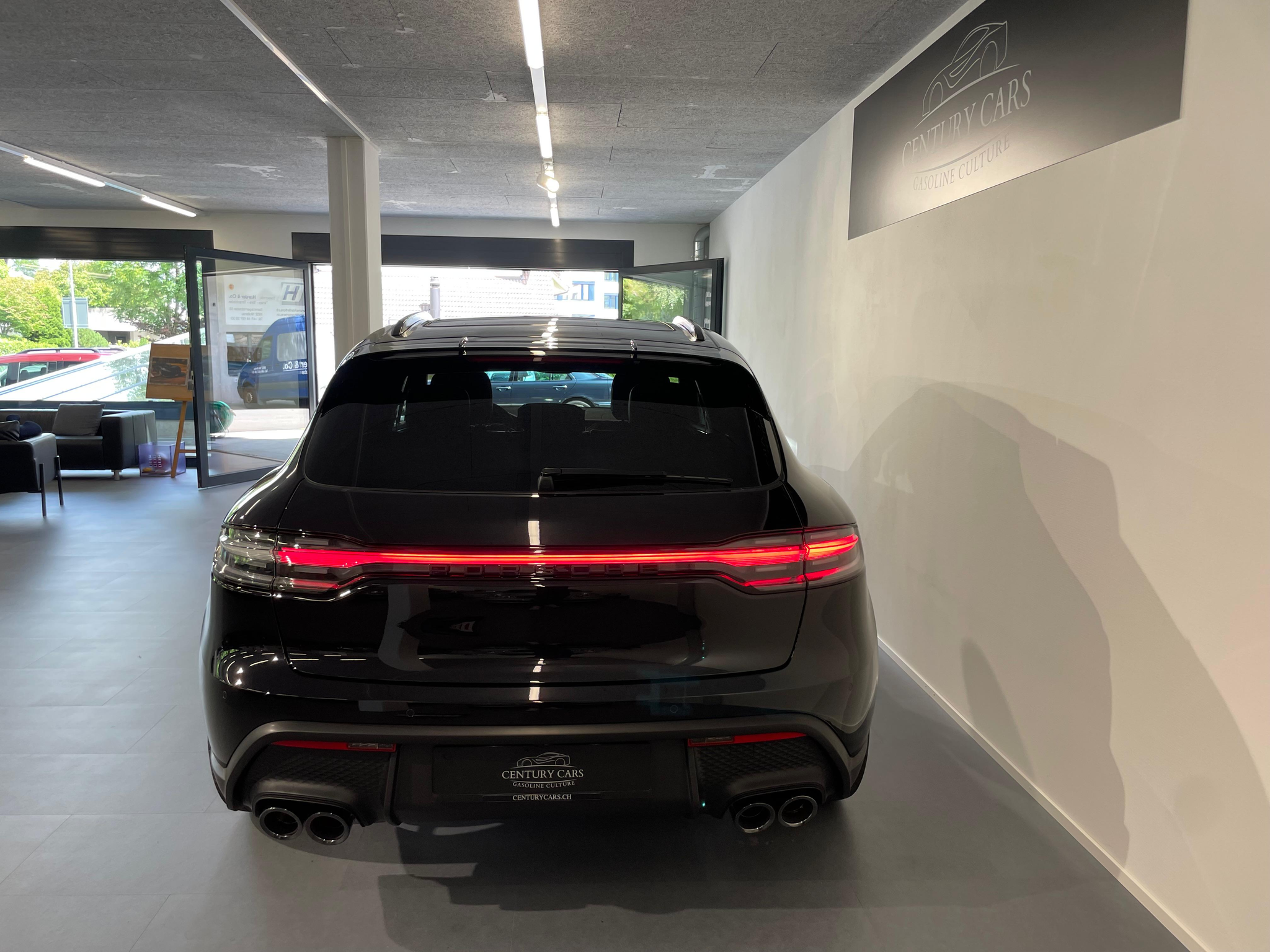 listing desktop thumbnail image 4