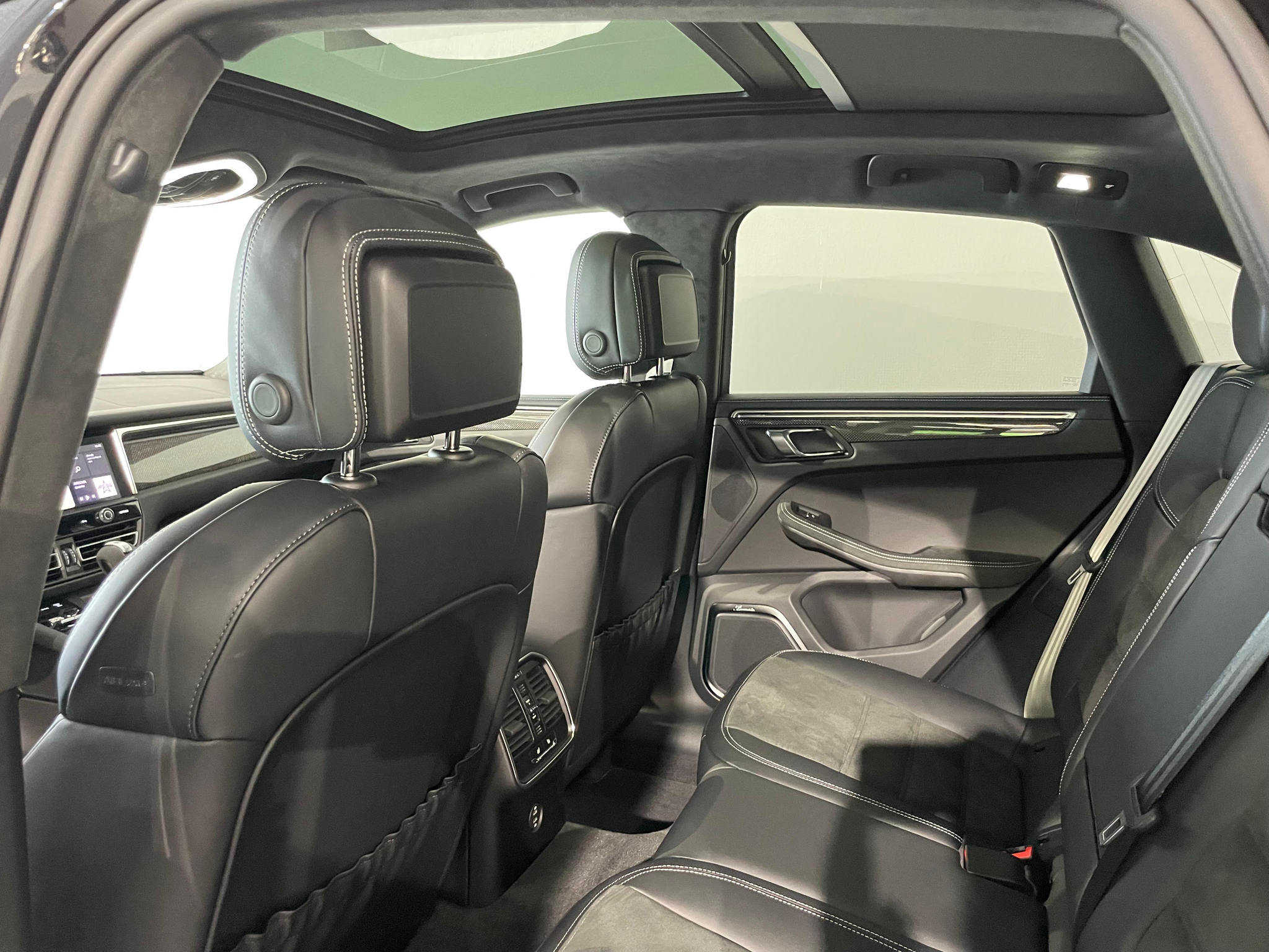 listing desktop thumbnail image 11