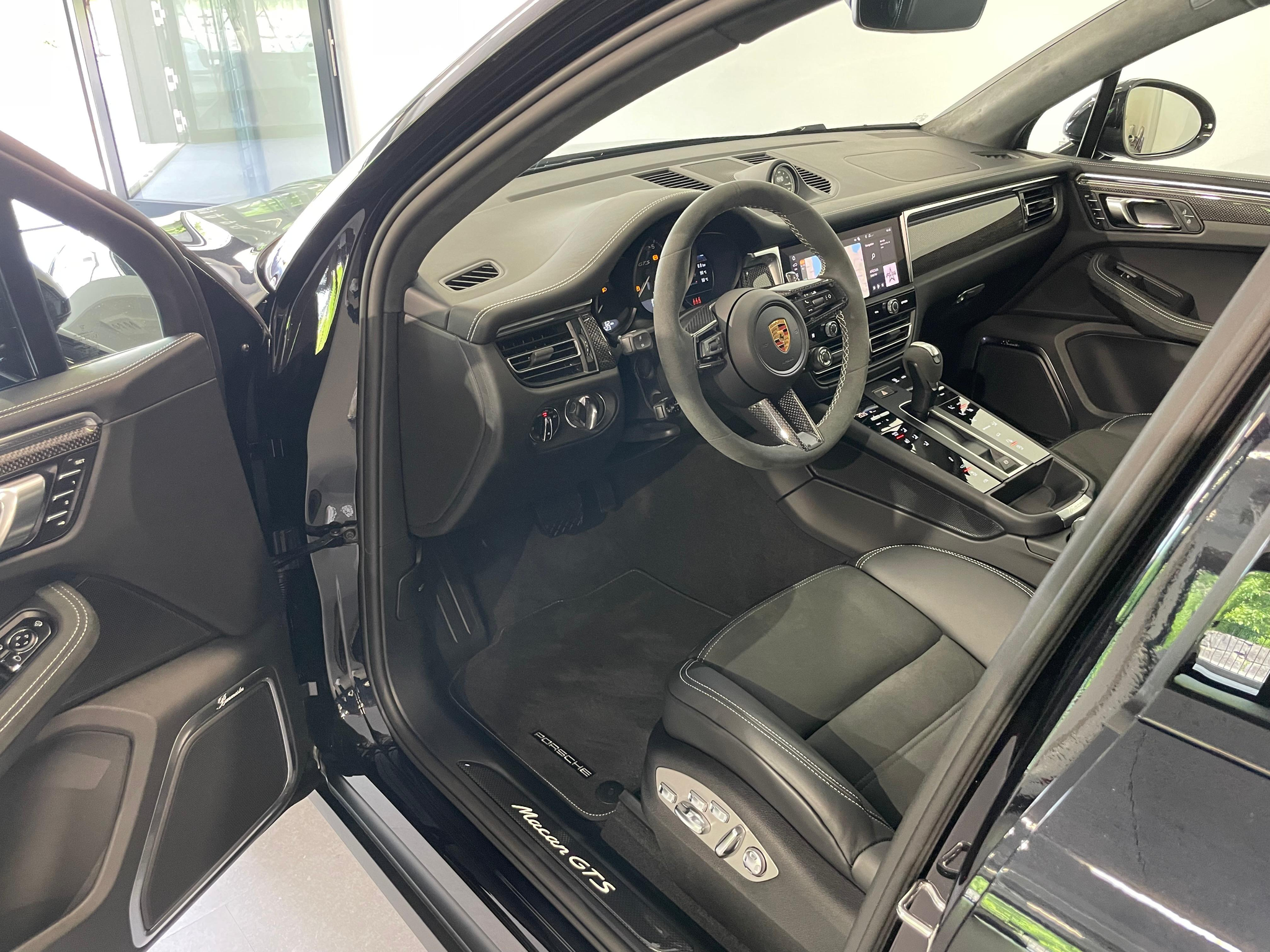 listing desktop thumbnail image 7