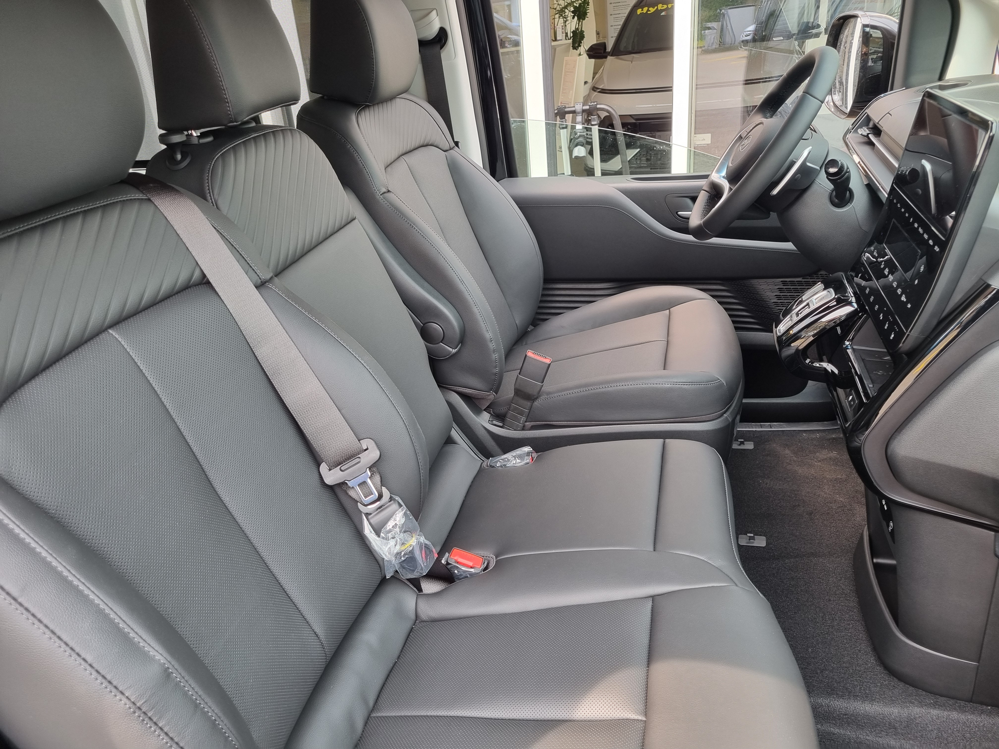 listing desktop thumbnail image 11