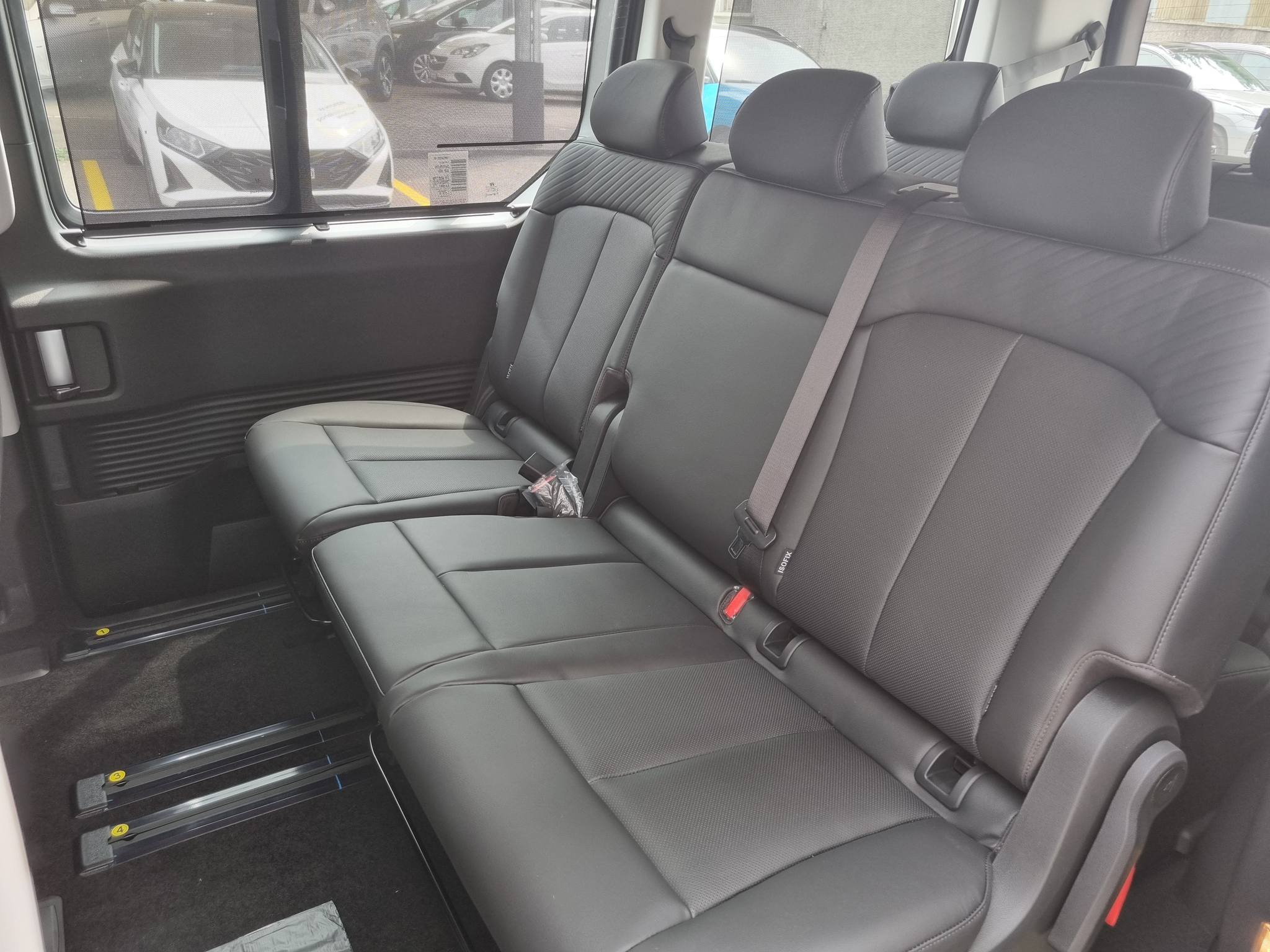 listing desktop thumbnail image 8