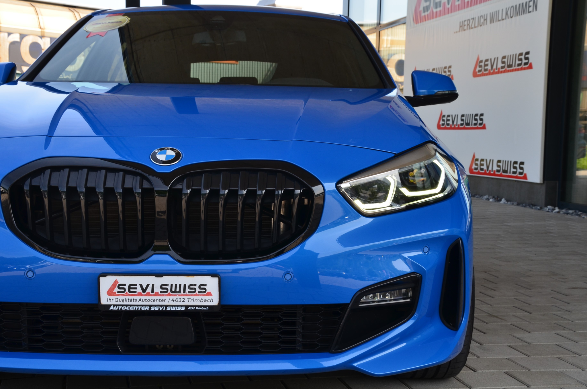 listing desktop thumbnail image 9