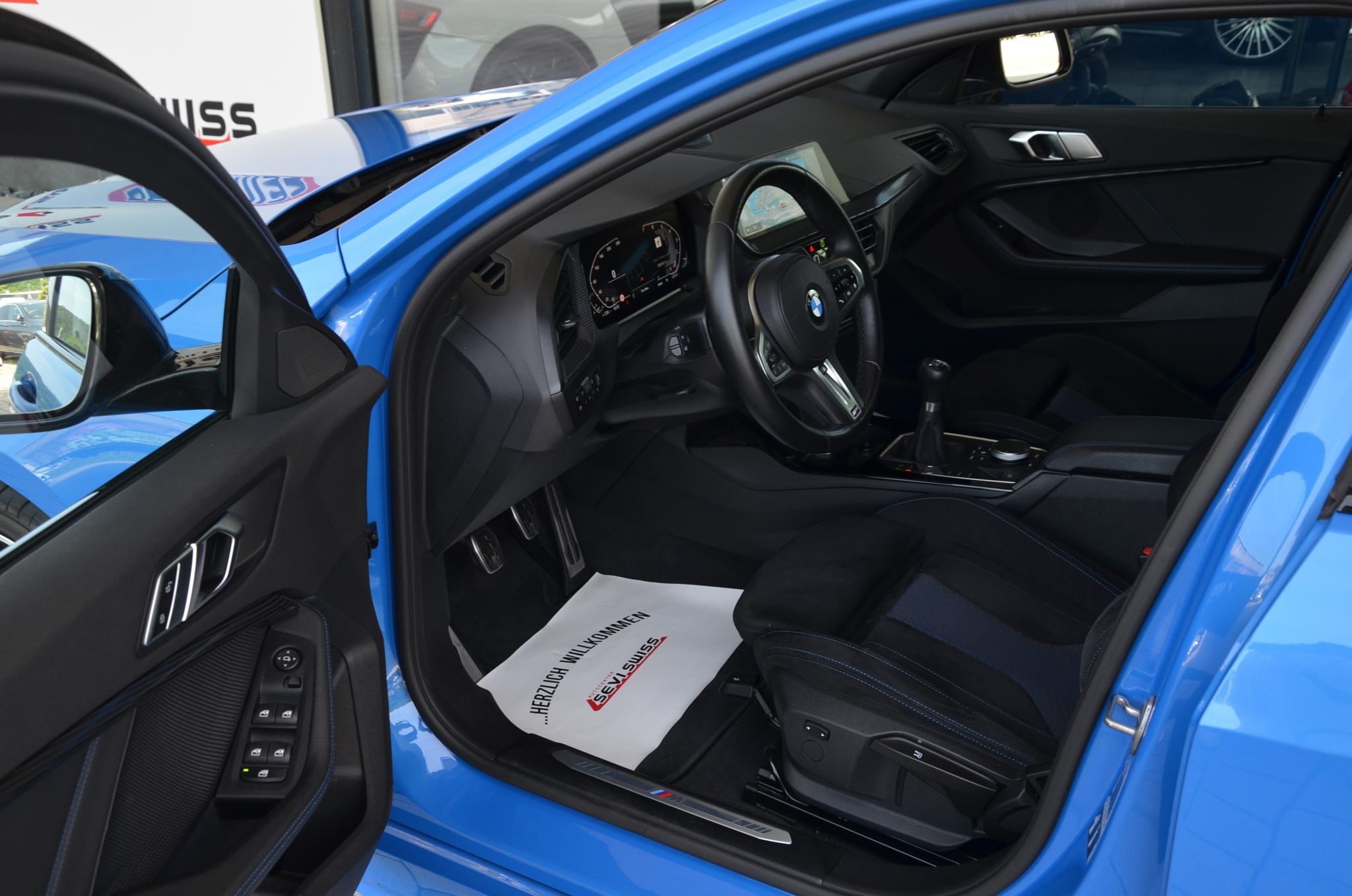 listing desktop thumbnail image 10