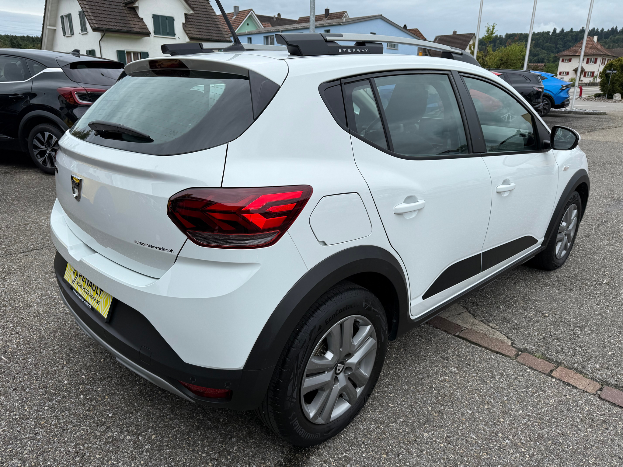 listing desktop thumbnail image 5