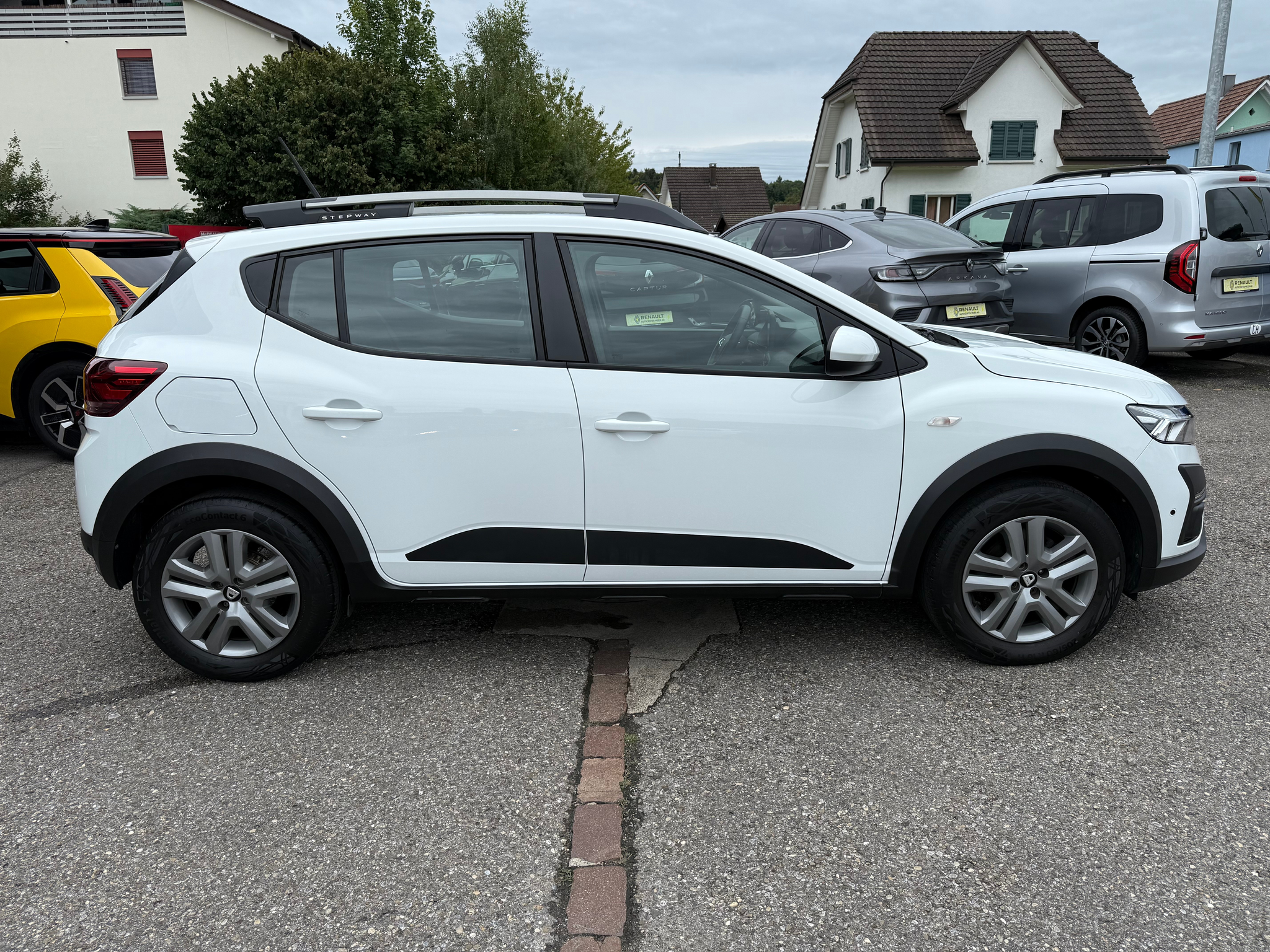 listing desktop thumbnail image 6