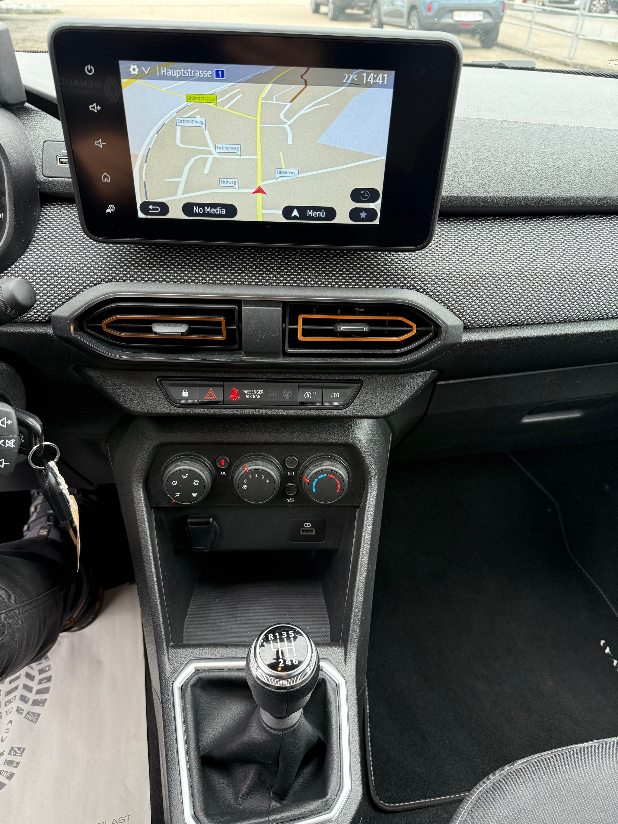 listing desktop thumbnail image 8