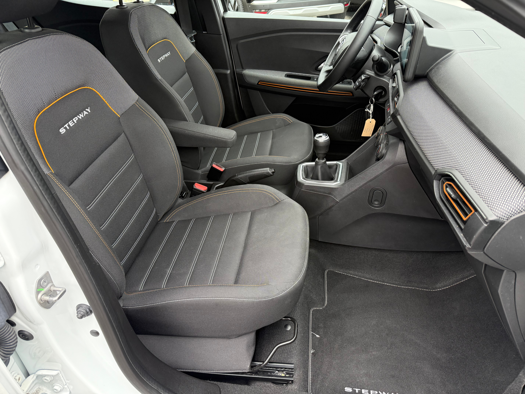 listing desktop thumbnail image 10