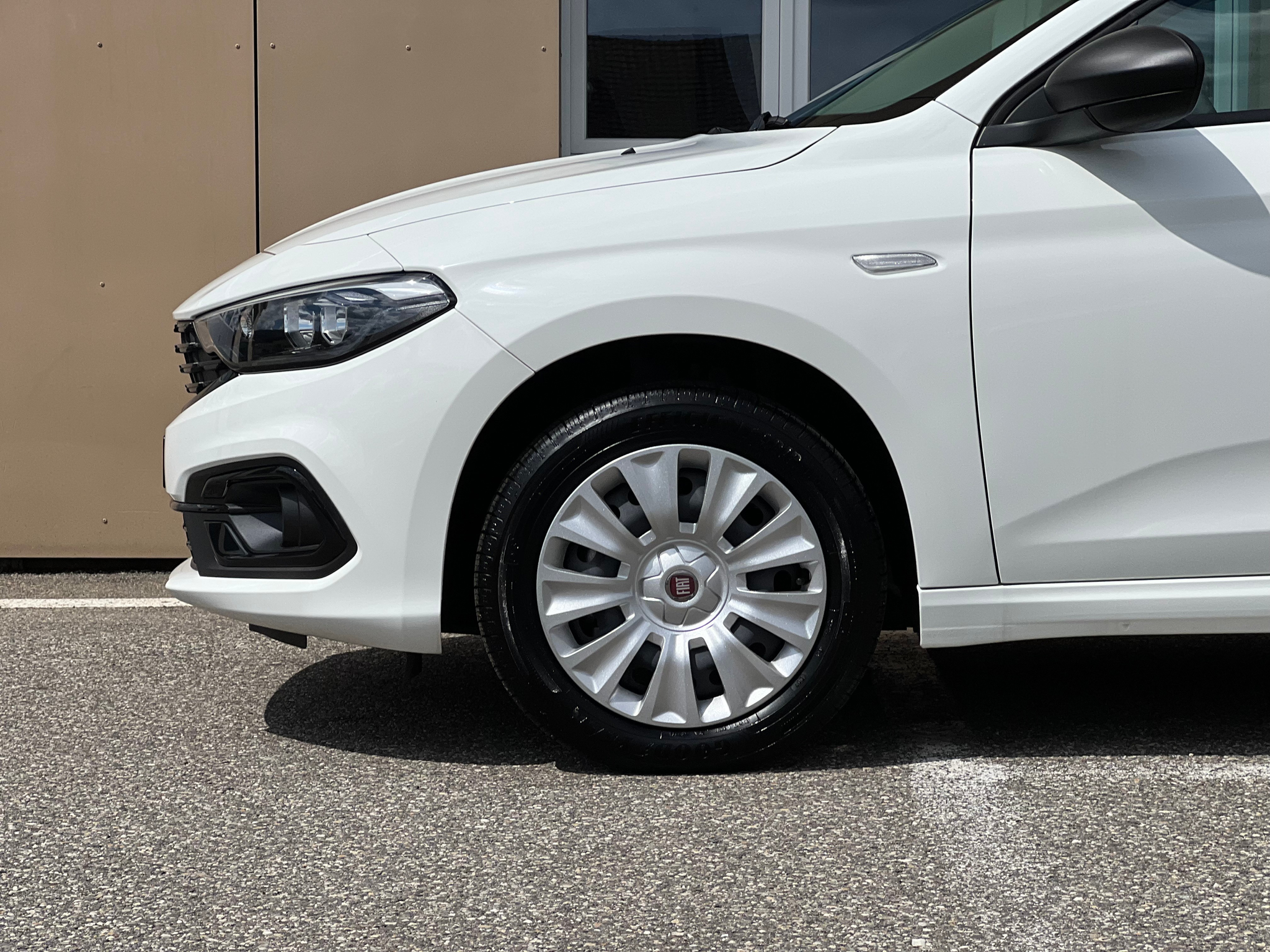 listing desktop thumbnail image 8