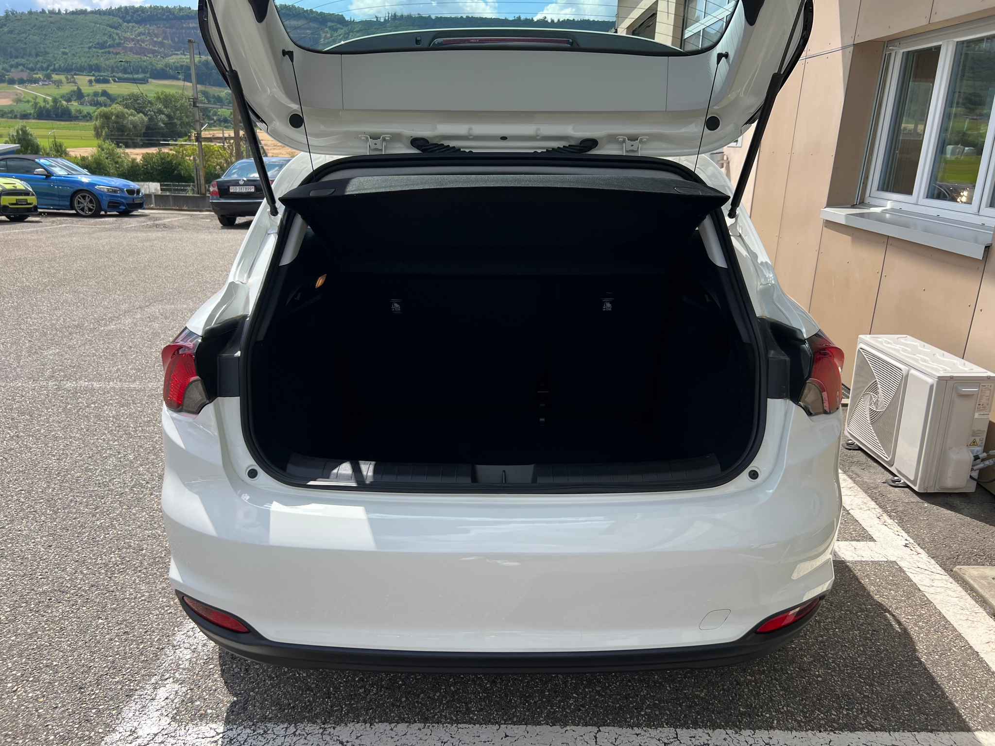 listing desktop thumbnail image 22