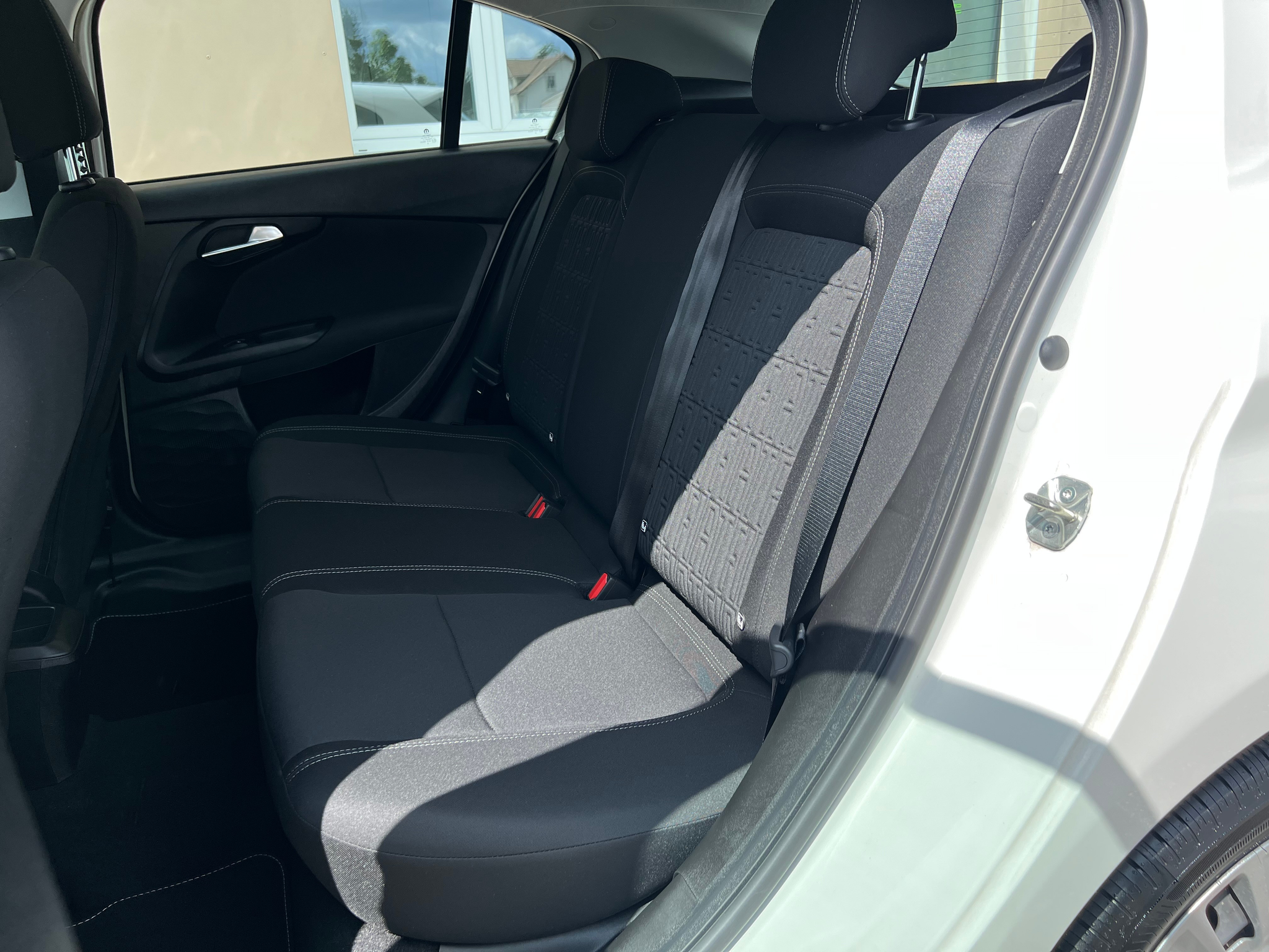 listing desktop thumbnail image 21